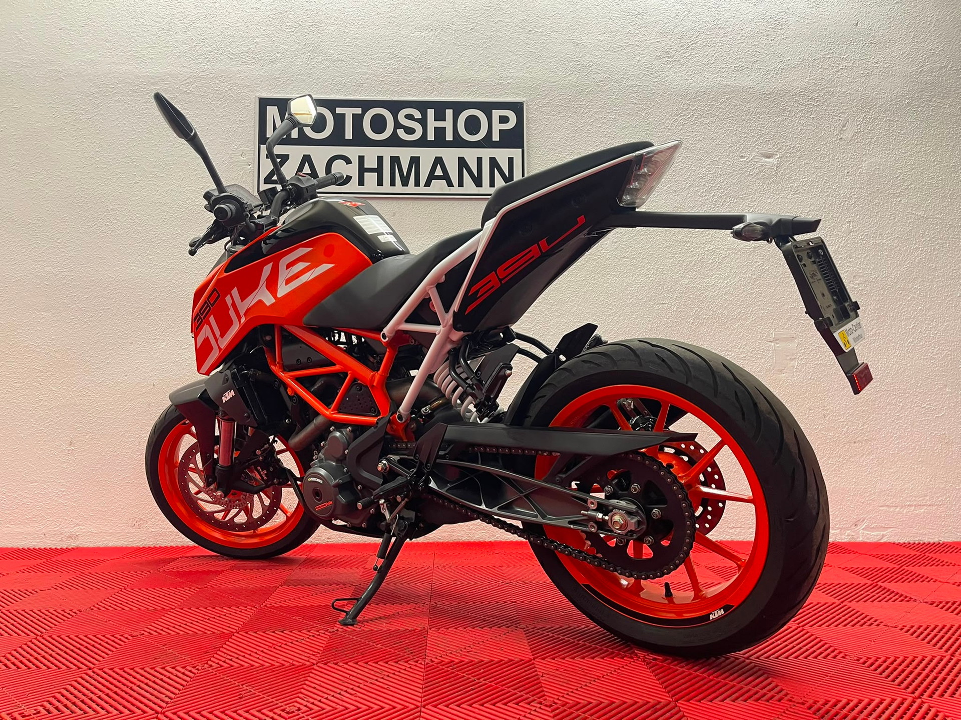 KTM 390 Duke ABS-image-4