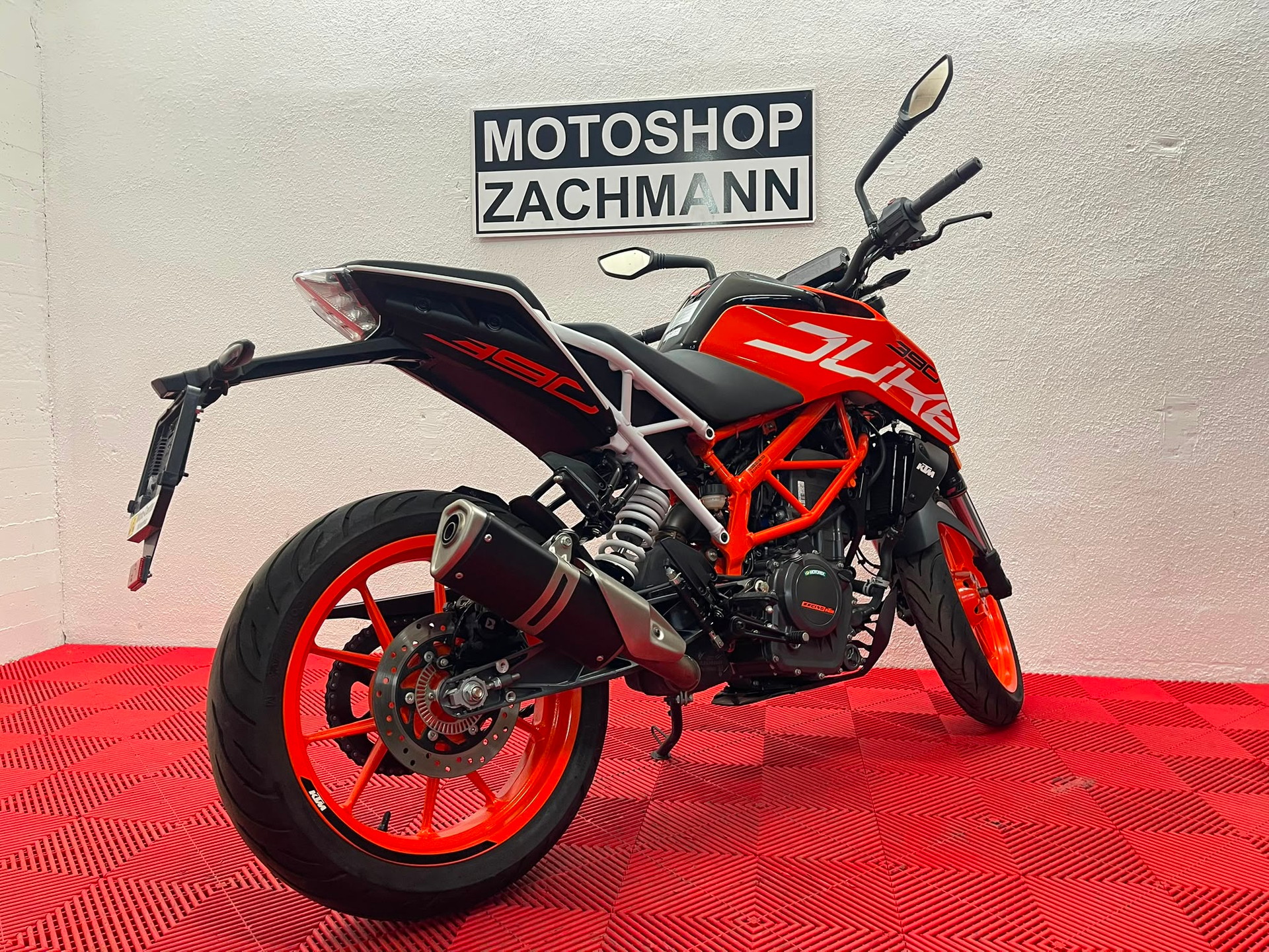 KTM 390 Duke ABS-image-5