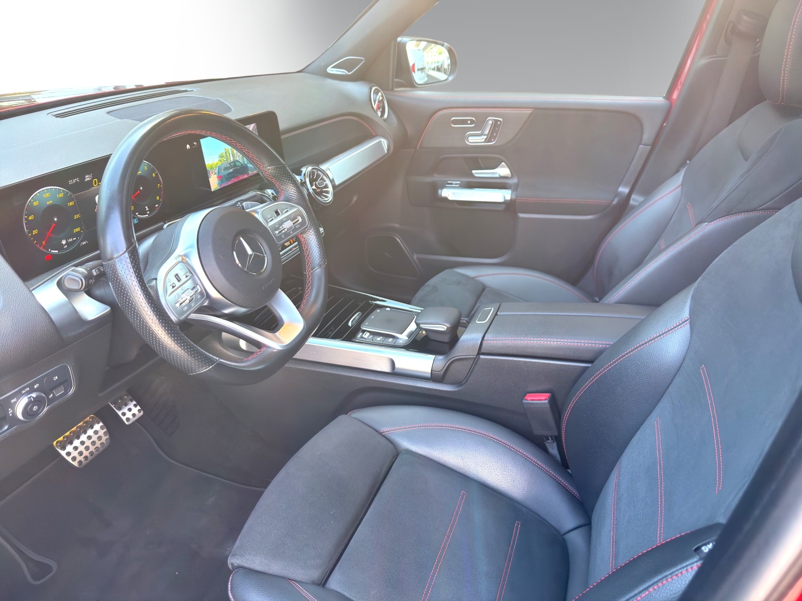 MERCEDES-BENZ GLB 250 AMG Line 4 MATIC 8G-Tronic-image-8