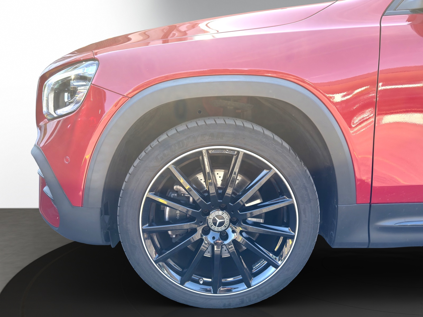 MERCEDES-BENZ GLB 250 AMG Line 4 MATIC 8G-Tronic-image-6