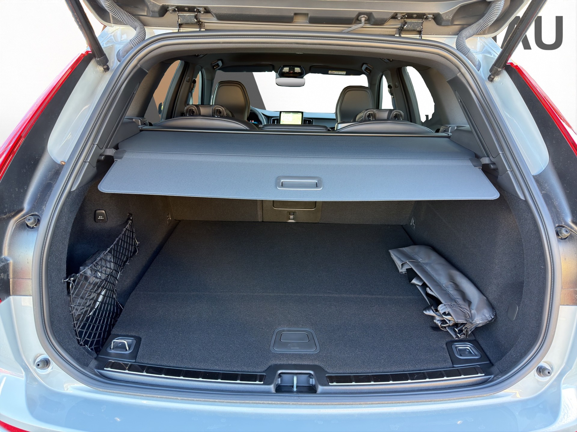 VOLVO XC60 2.0 T8 TE Black Edition eAWD-image-25