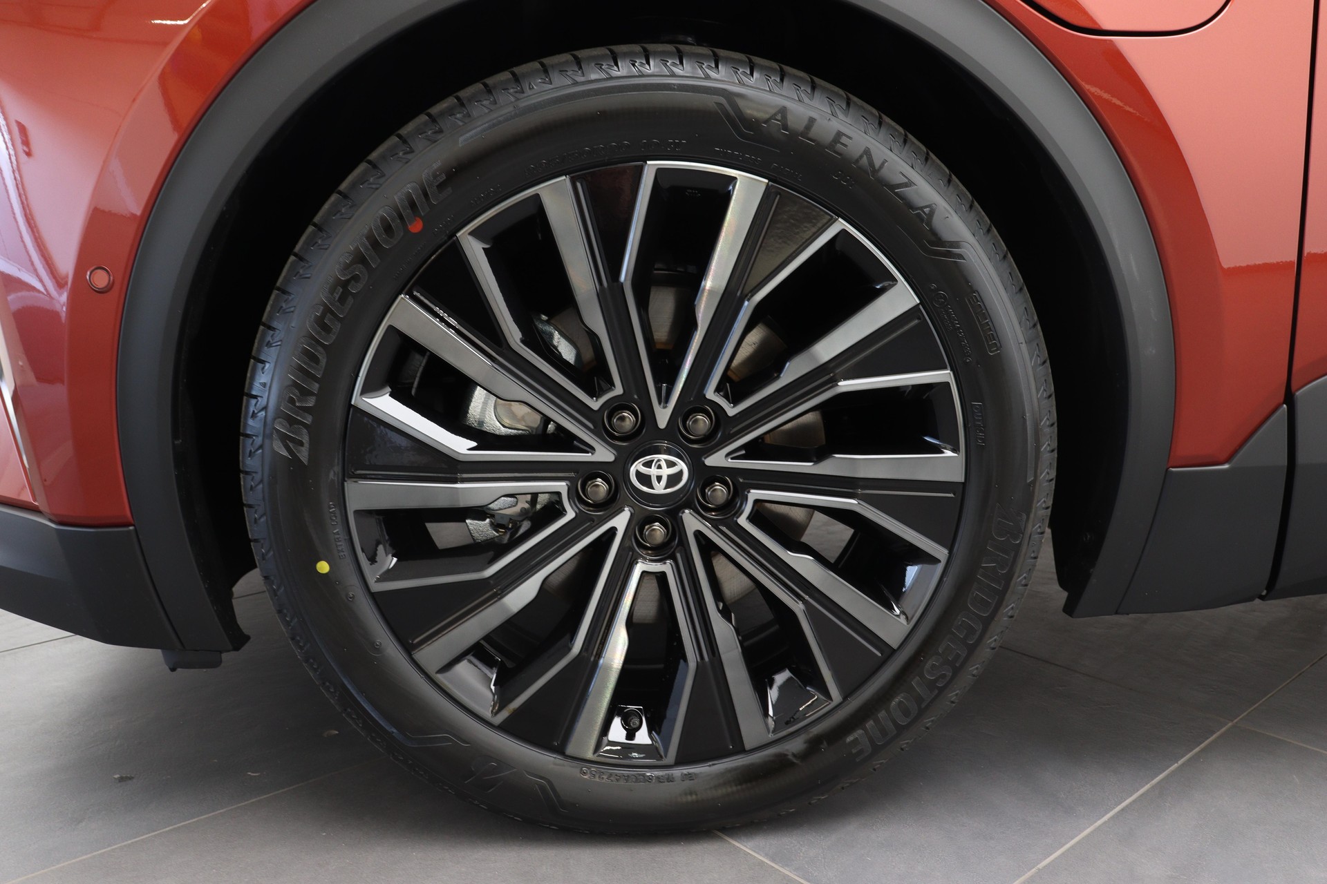 TOYOTA C-HR+ Premium AWD-image-19