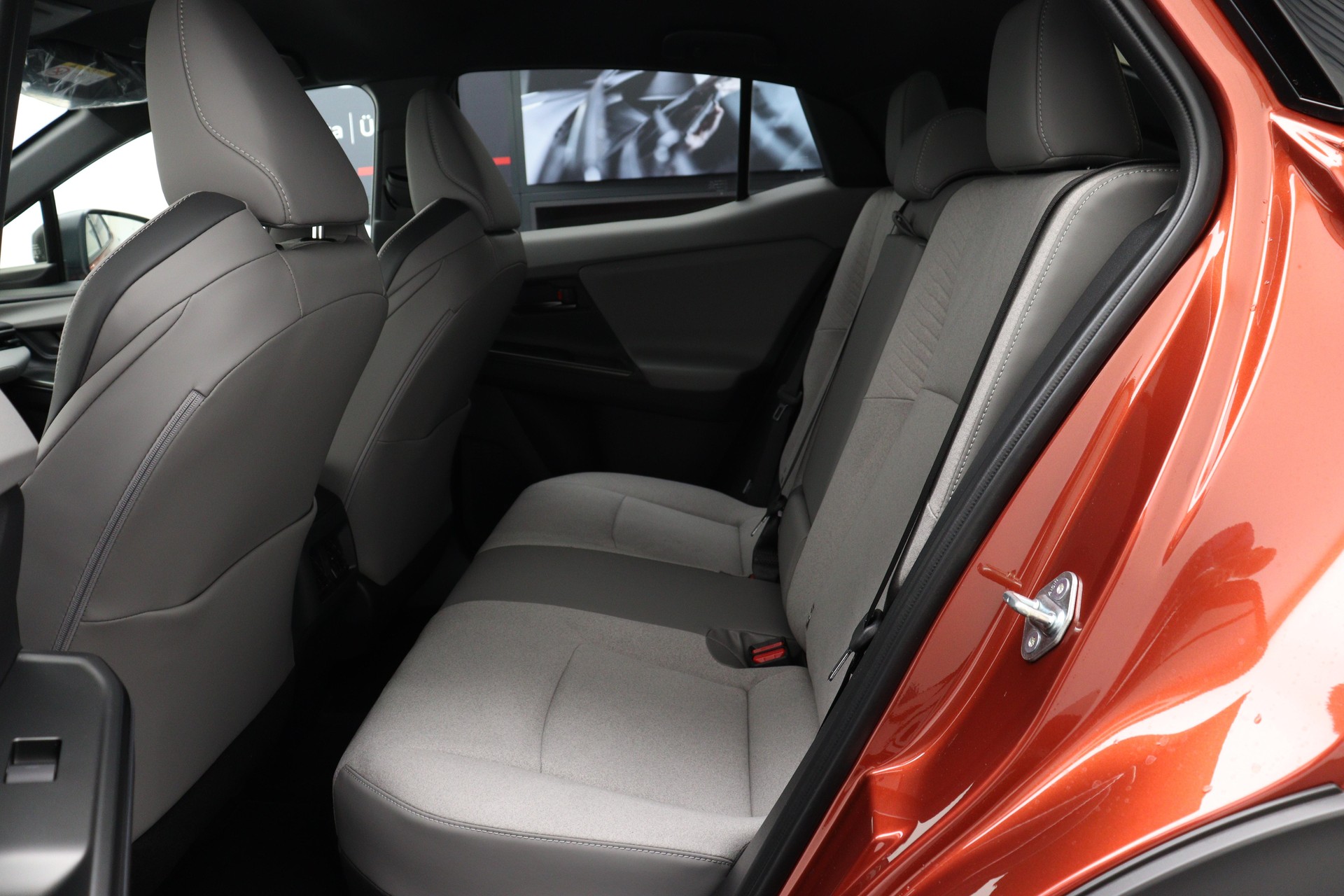 TOYOTA C-HR+ Premium AWD-image-9