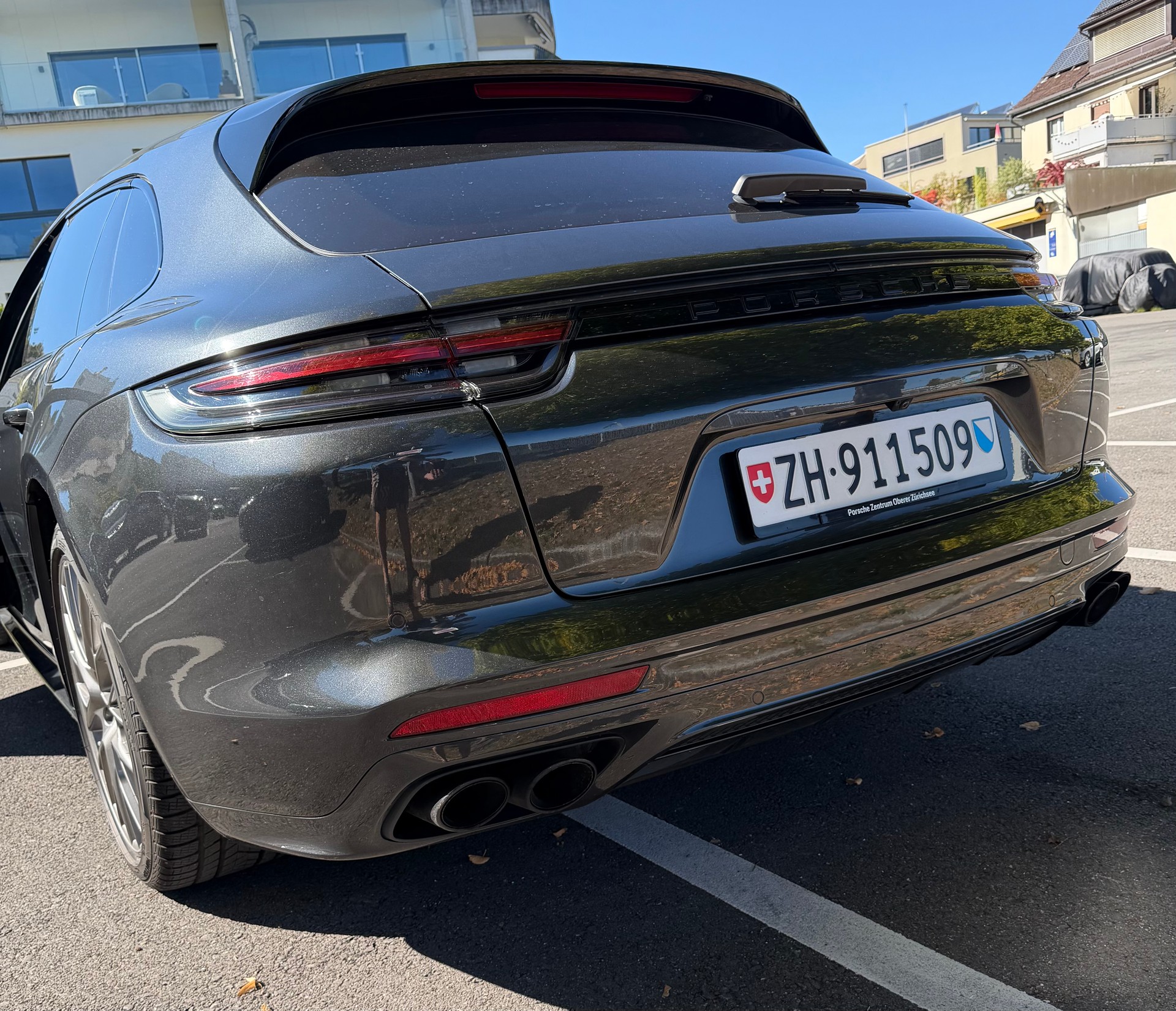 PORSCHE 4.0 V8 Turbo S E-Hybrid Sport Turismo-image-2