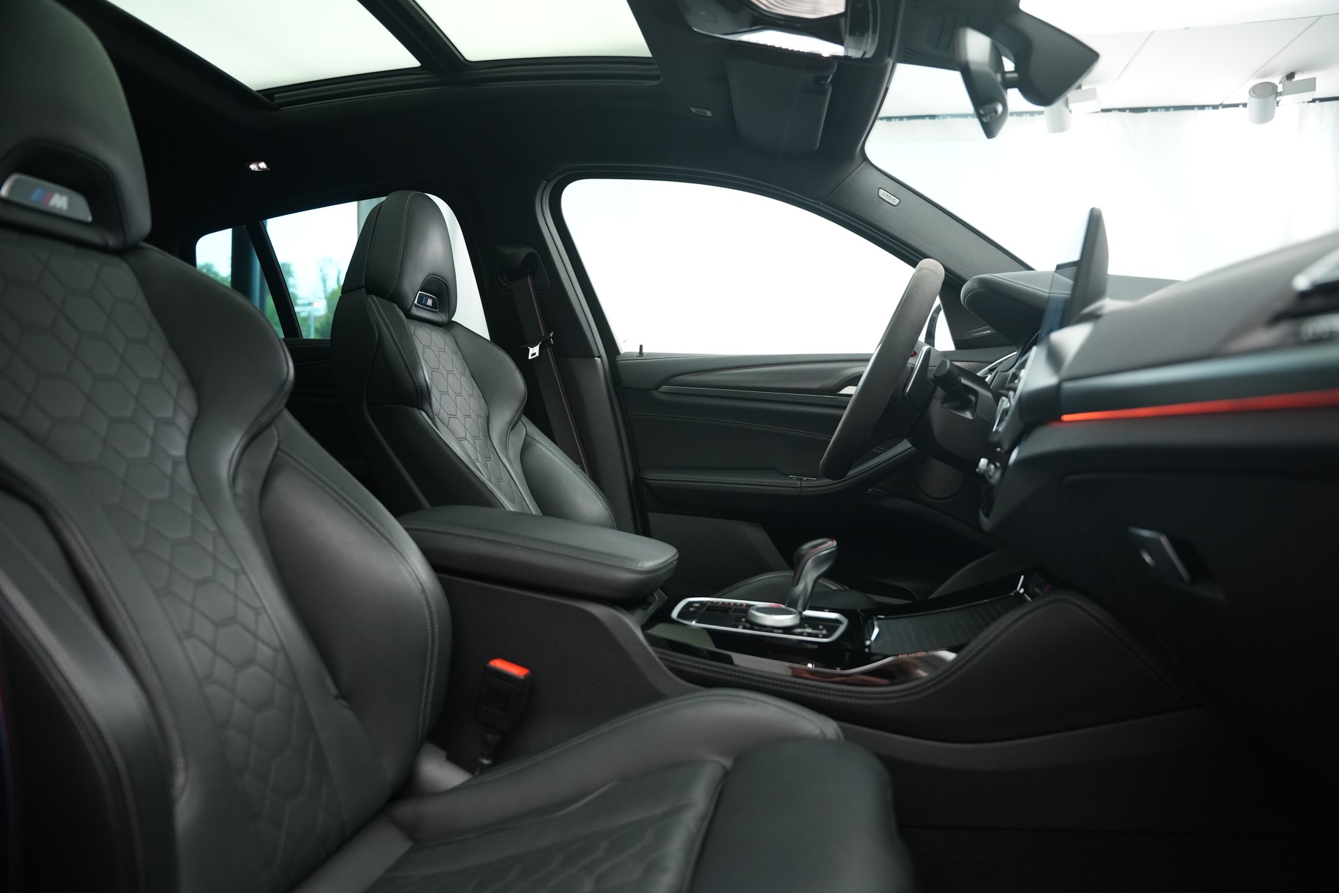 BMW X4M xDrive M Competition Steptronic *CH-Fahrzeug*-image-13