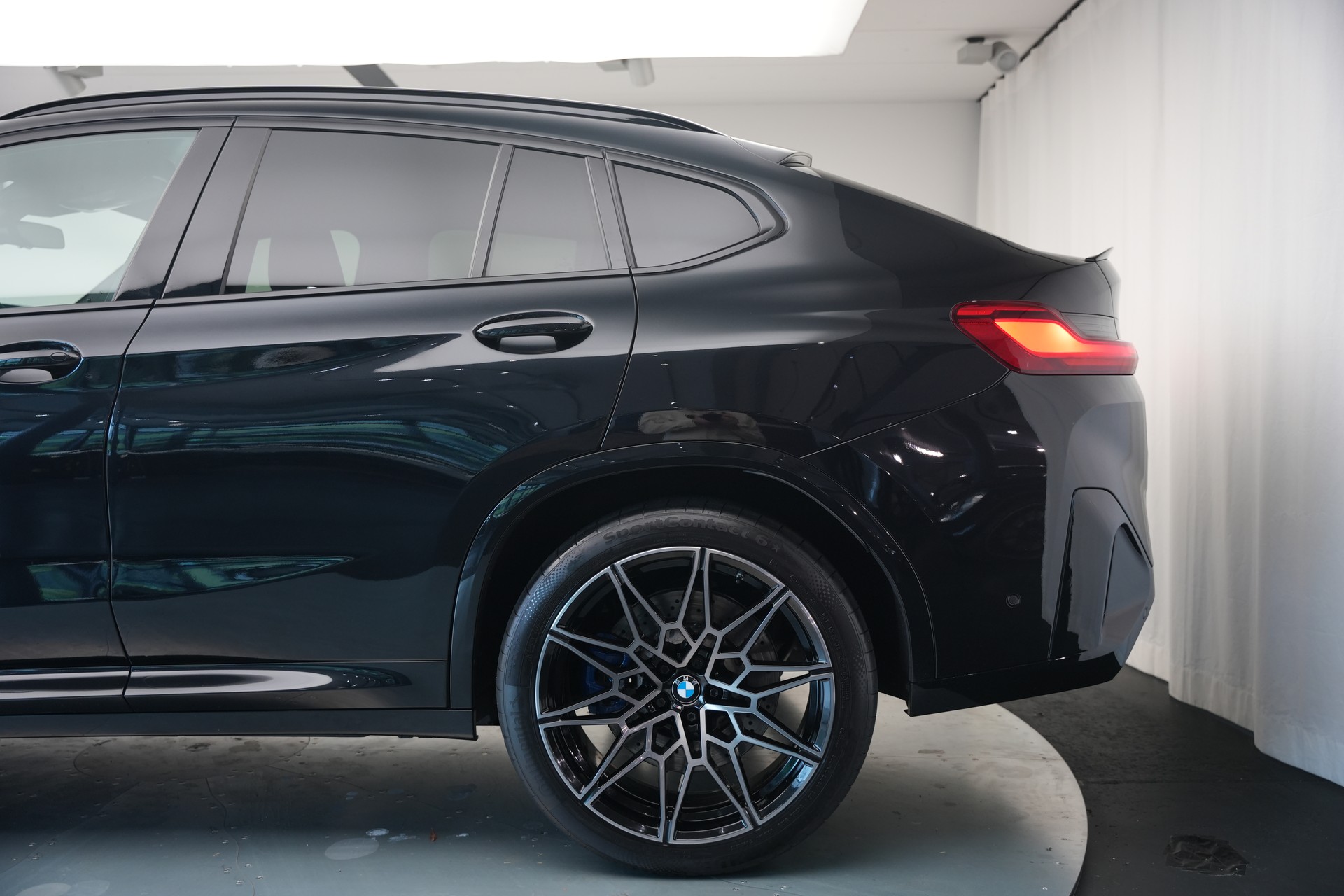 BMW X4M xDrive M Competition Steptronic *CH-Fahrzeug*-image-48
