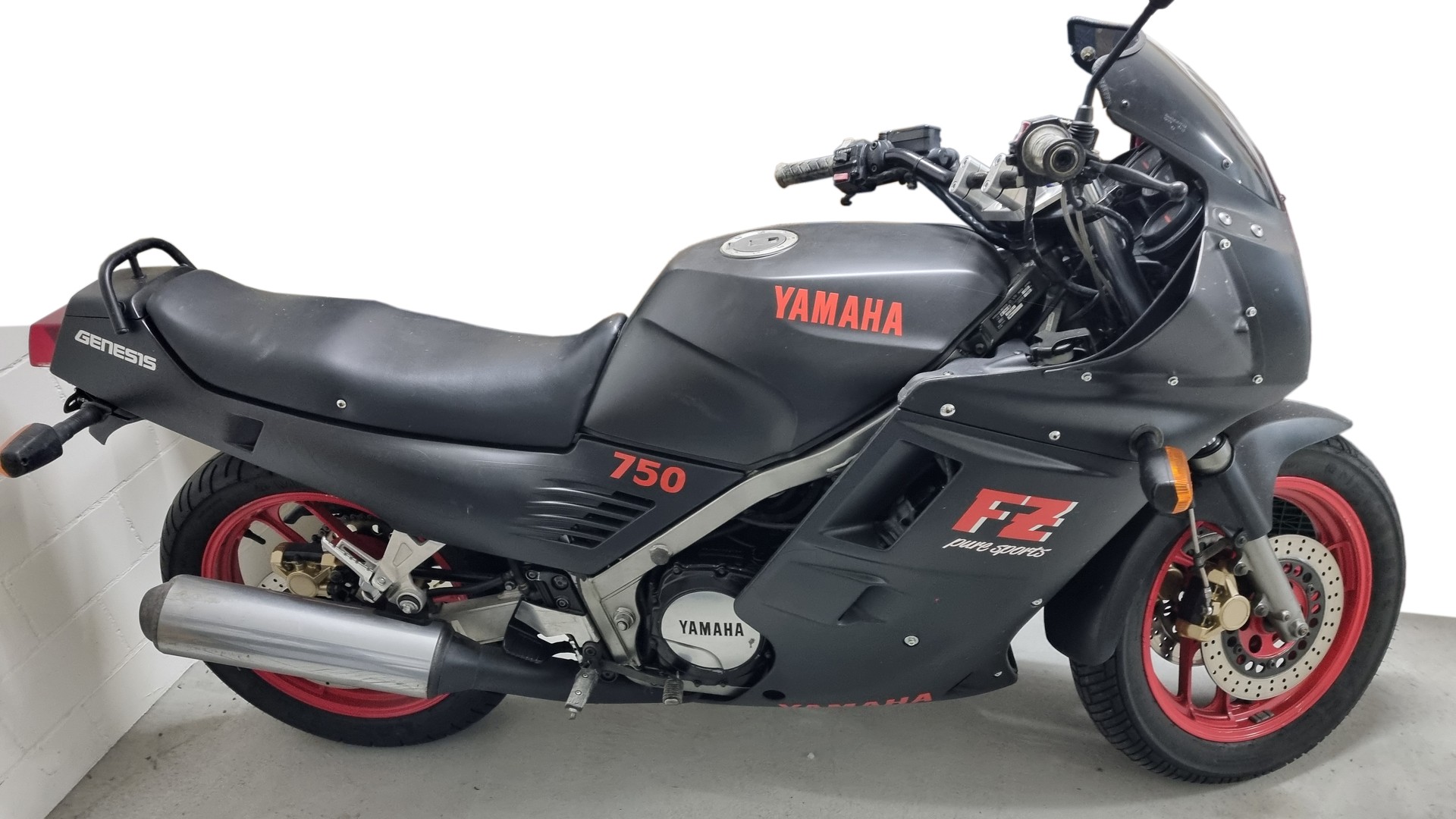 YAMAHA FZ 750-image-0