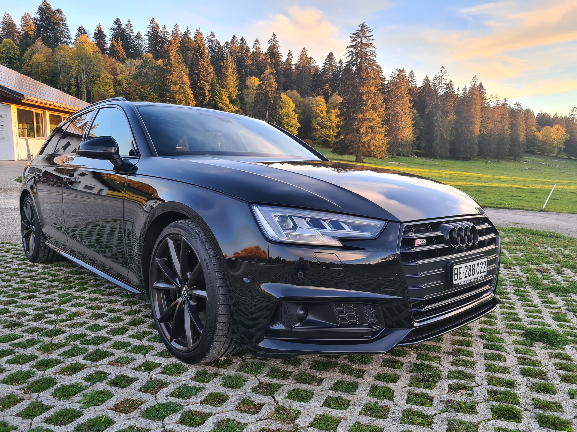 AUDI 3.0 V6 TFSI quattro S-Tronic-image-3