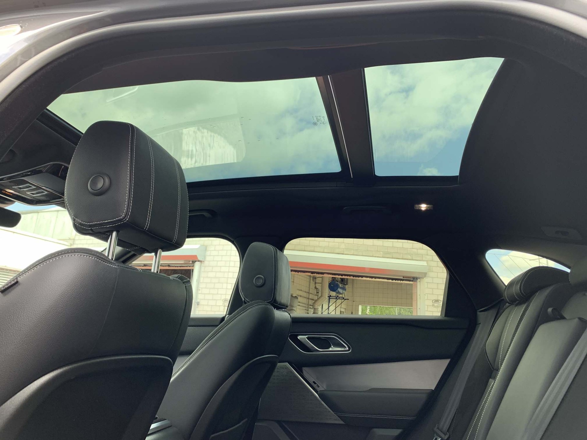 LAND ROVER Range Rover Velar 3.0 V6 R-Dynamic SE-image-8
