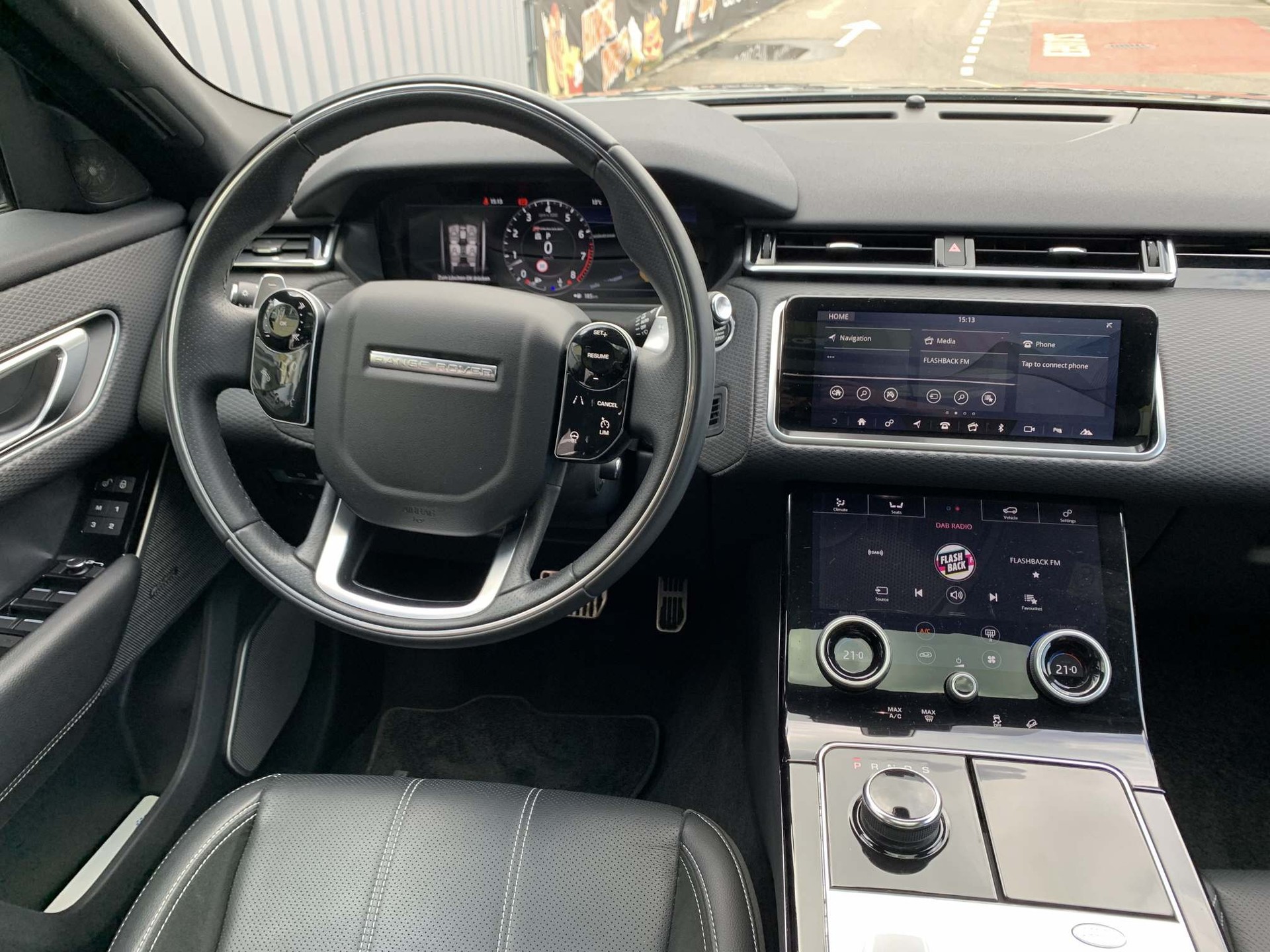 LAND ROVER Range Rover Velar 3.0 V6 R-Dynamic SE-image-7