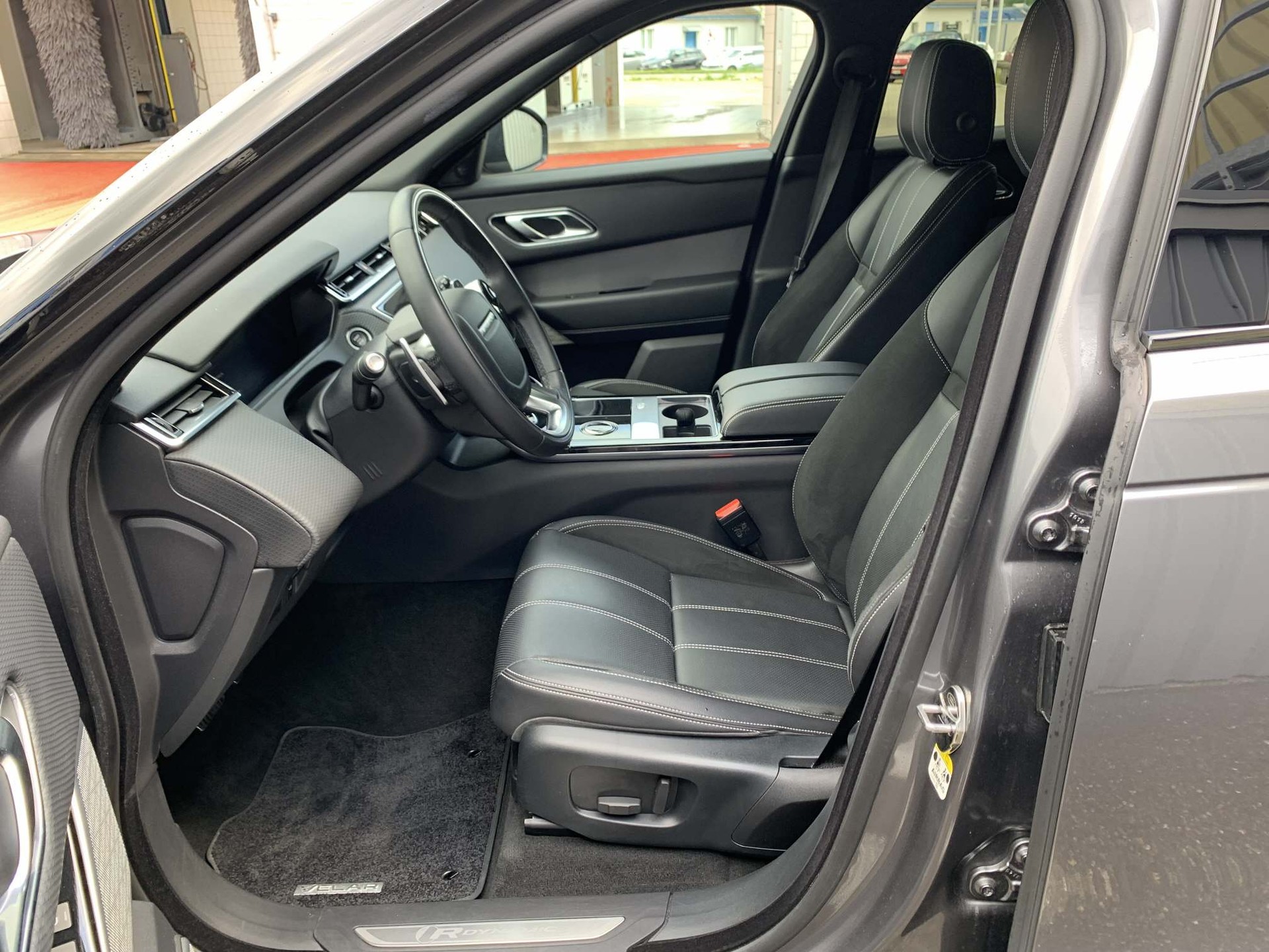 LAND ROVER Range Rover Velar 3.0 V6 R-Dynamic SE-image-5