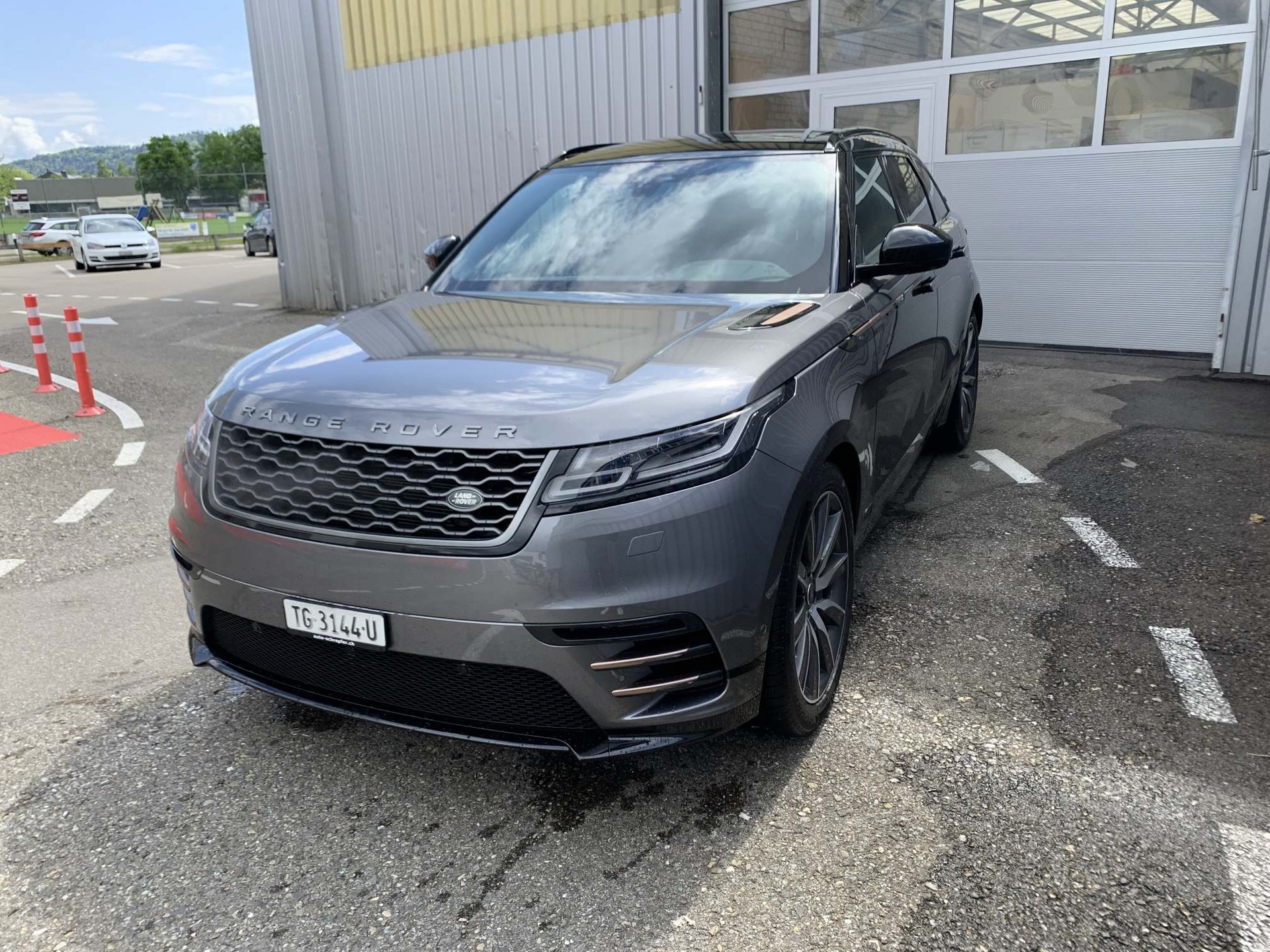 LAND ROVER Range Rover Velar 3.0 V6 R-Dynamic SE-image-1