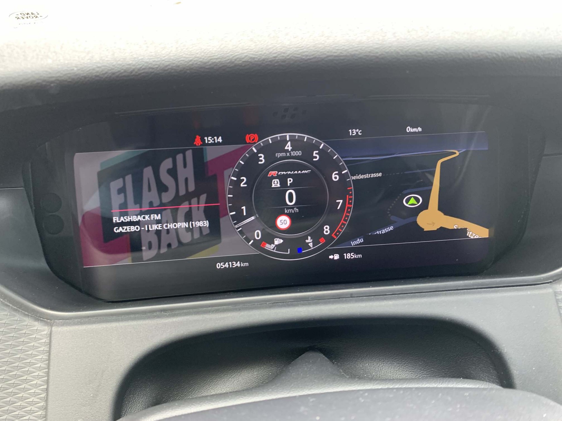 LAND ROVER Range Rover Velar 3.0 V6 R-Dynamic SE-image-9