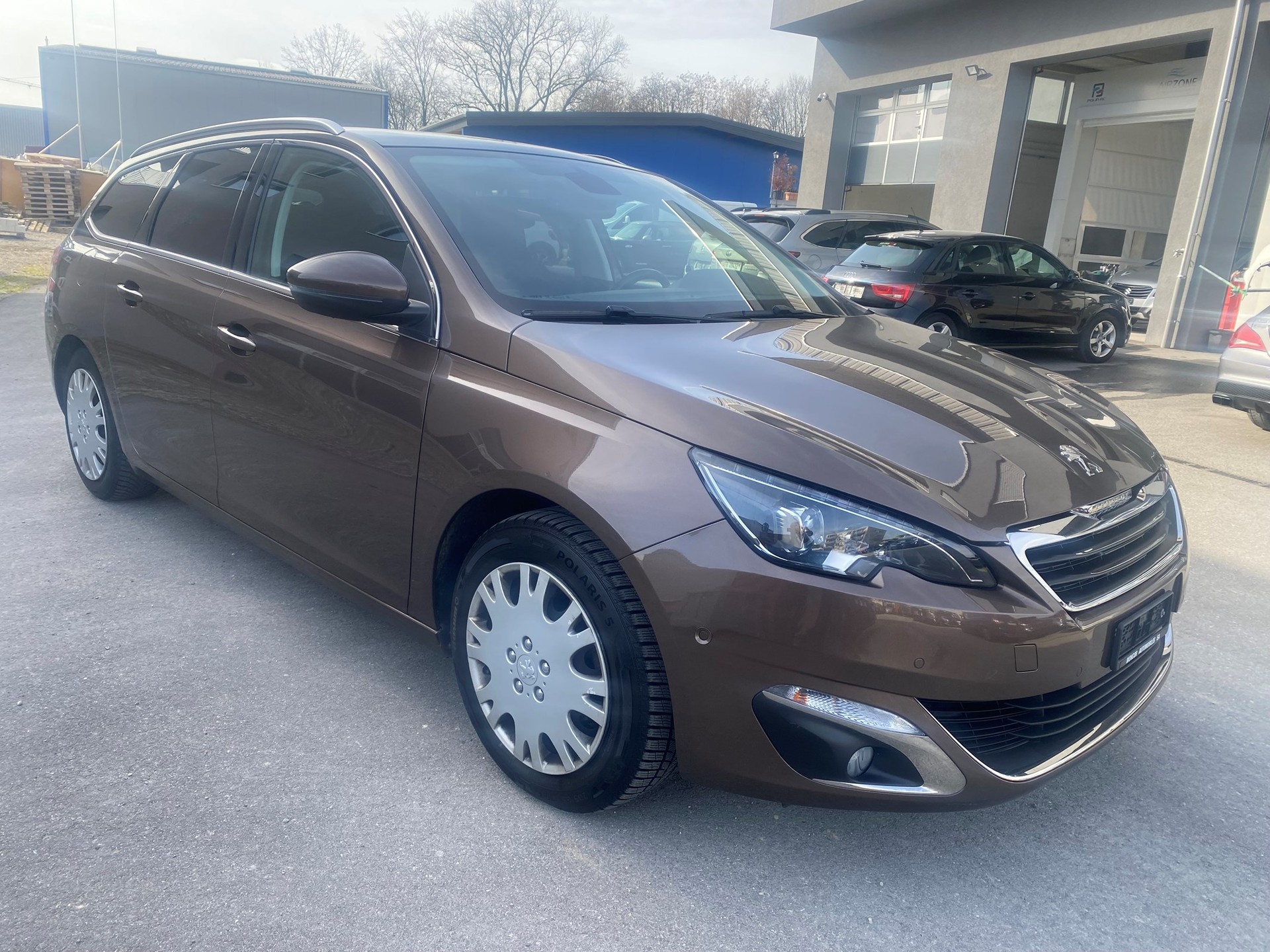 PEUGEOT 308 SW 1.2 THP Allure Automatic-image-2