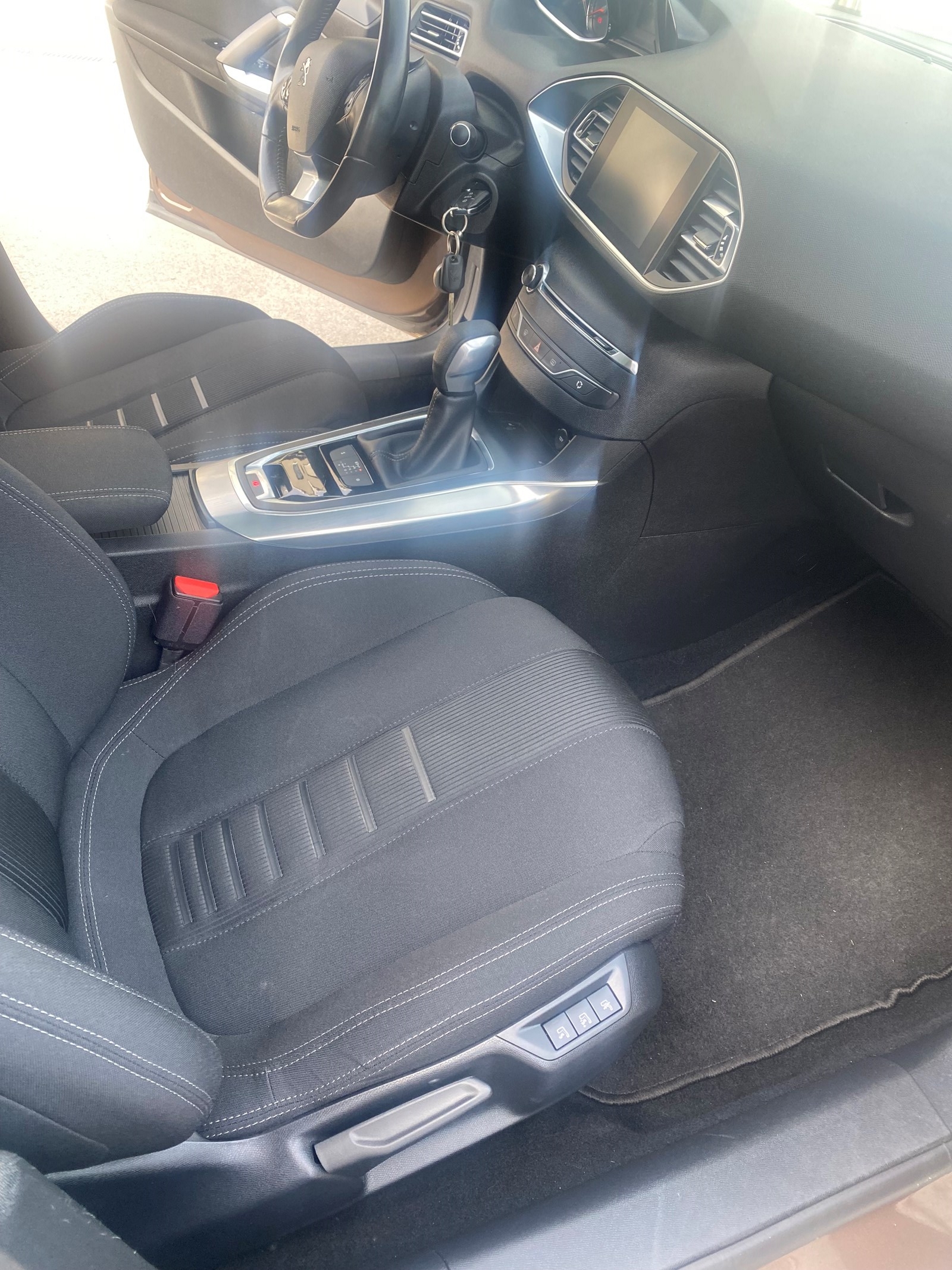 PEUGEOT 308 SW 1.2 THP Allure Automatic-image-7