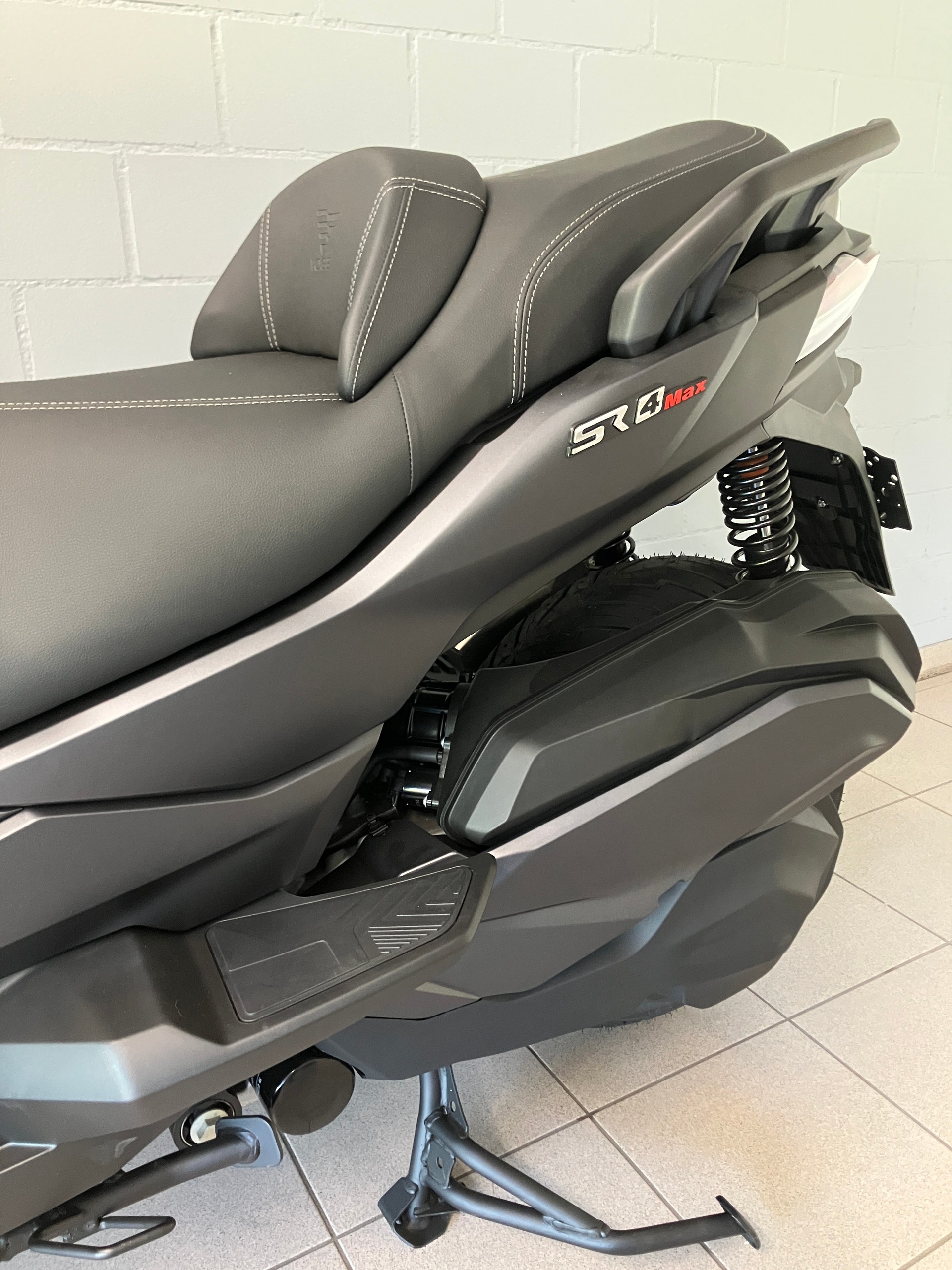 VOGE SR4 400 Luxury-image-4