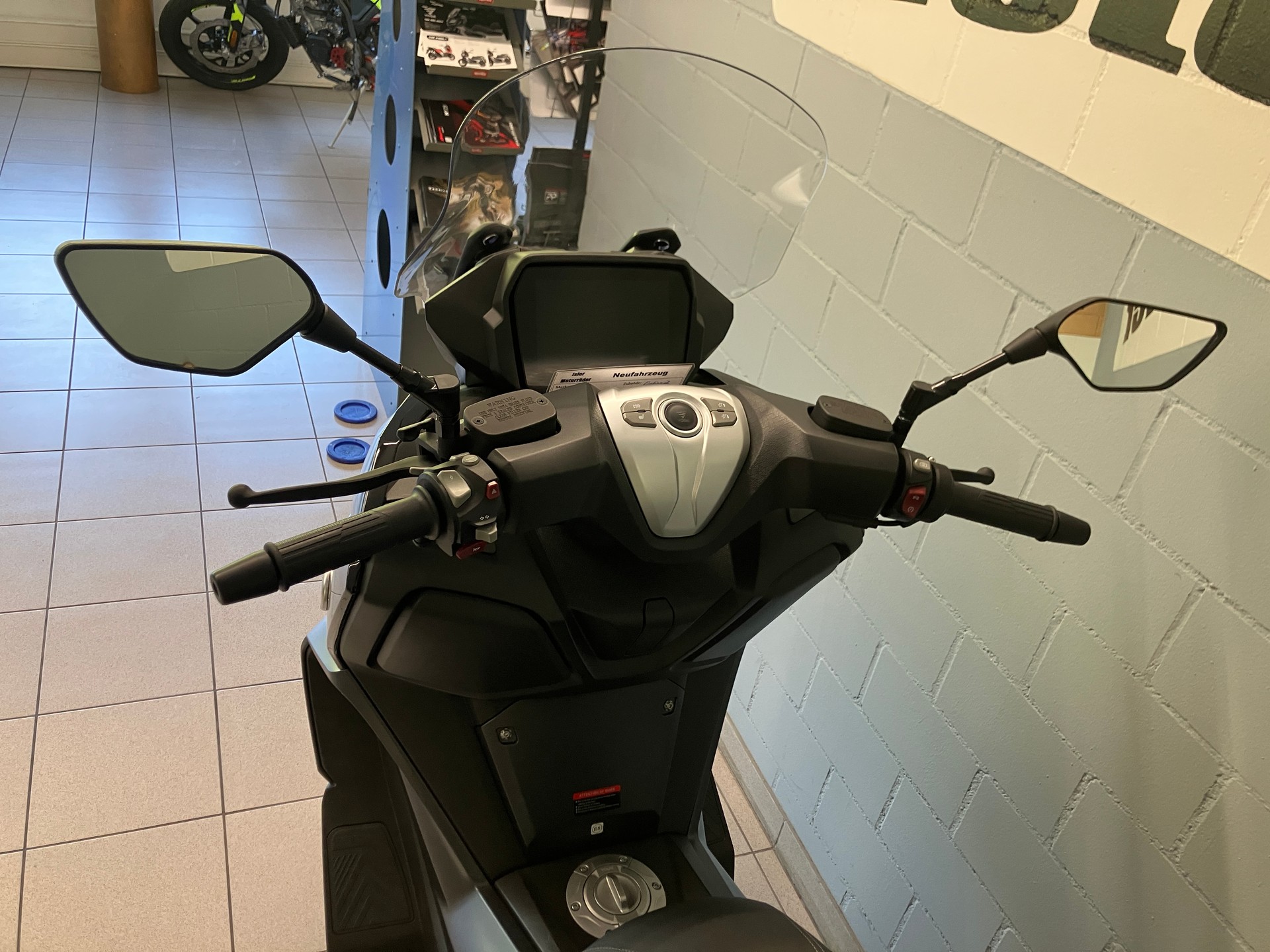 VOGE SR4 400 Luxury-image-7