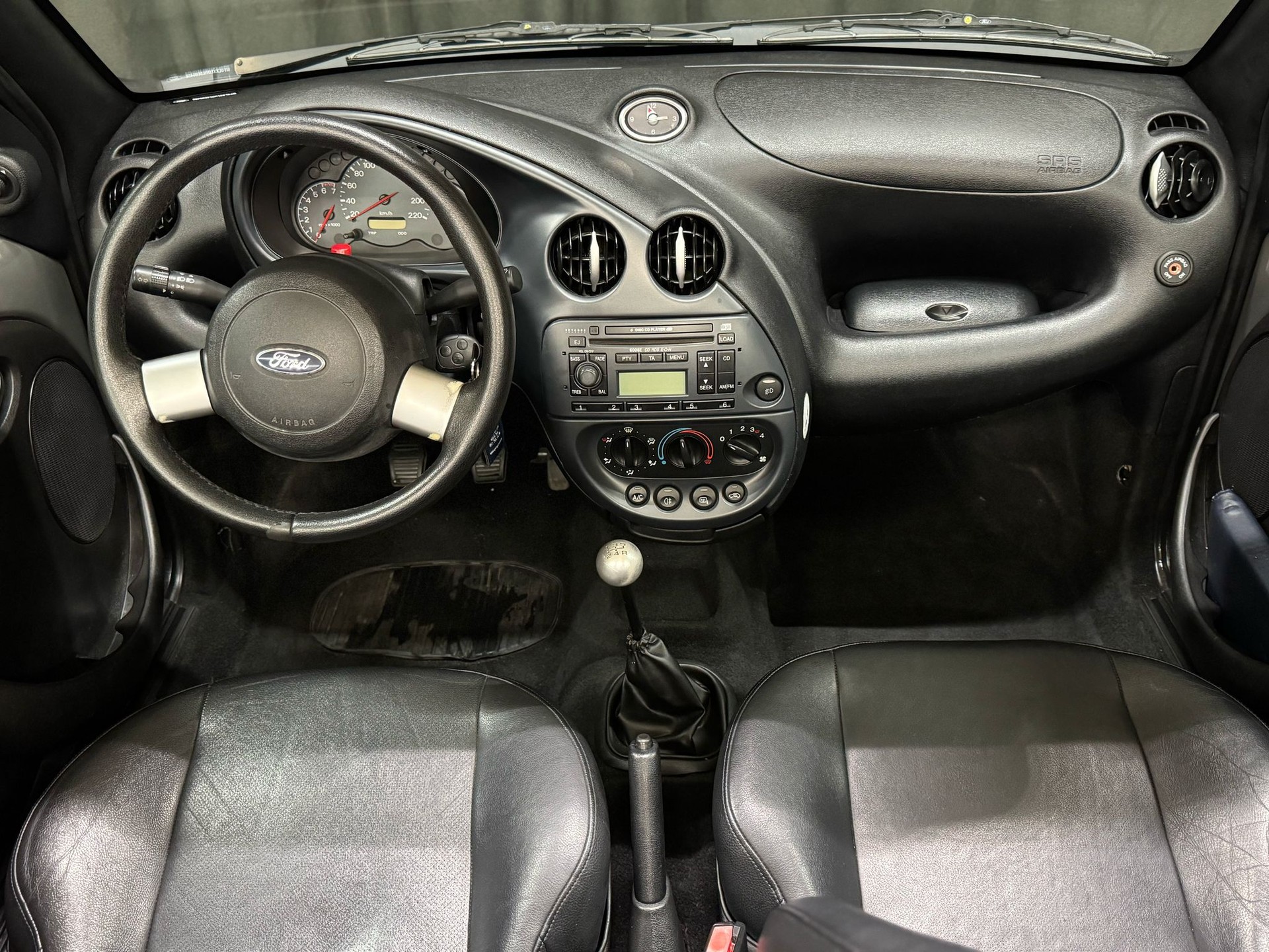 FORD Streetka 1.6 (Luxury)-image-8