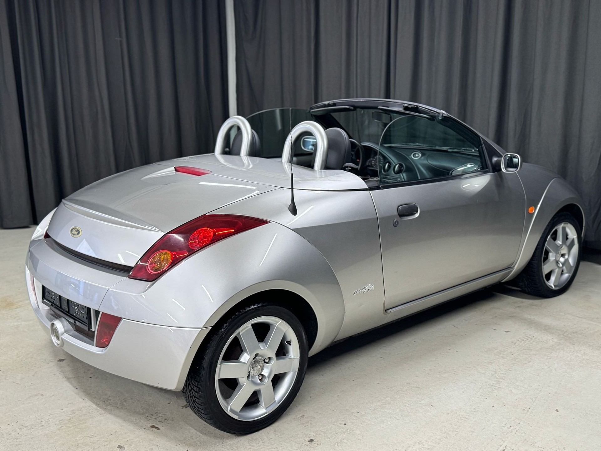 FORD Streetka 1.6 (Luxury)-image-3