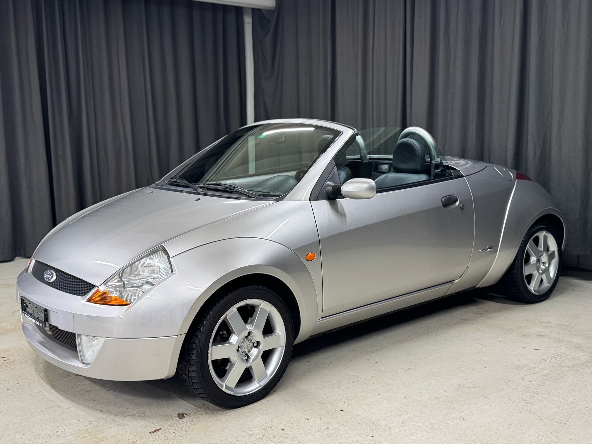 FORD Streetka 1.6 (Luxury)