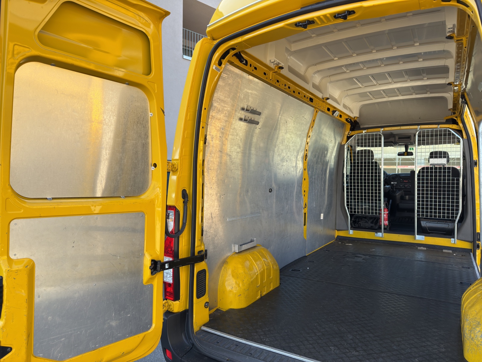 RENAULT Master T35 2.3dCi 130 L3H3-image-17