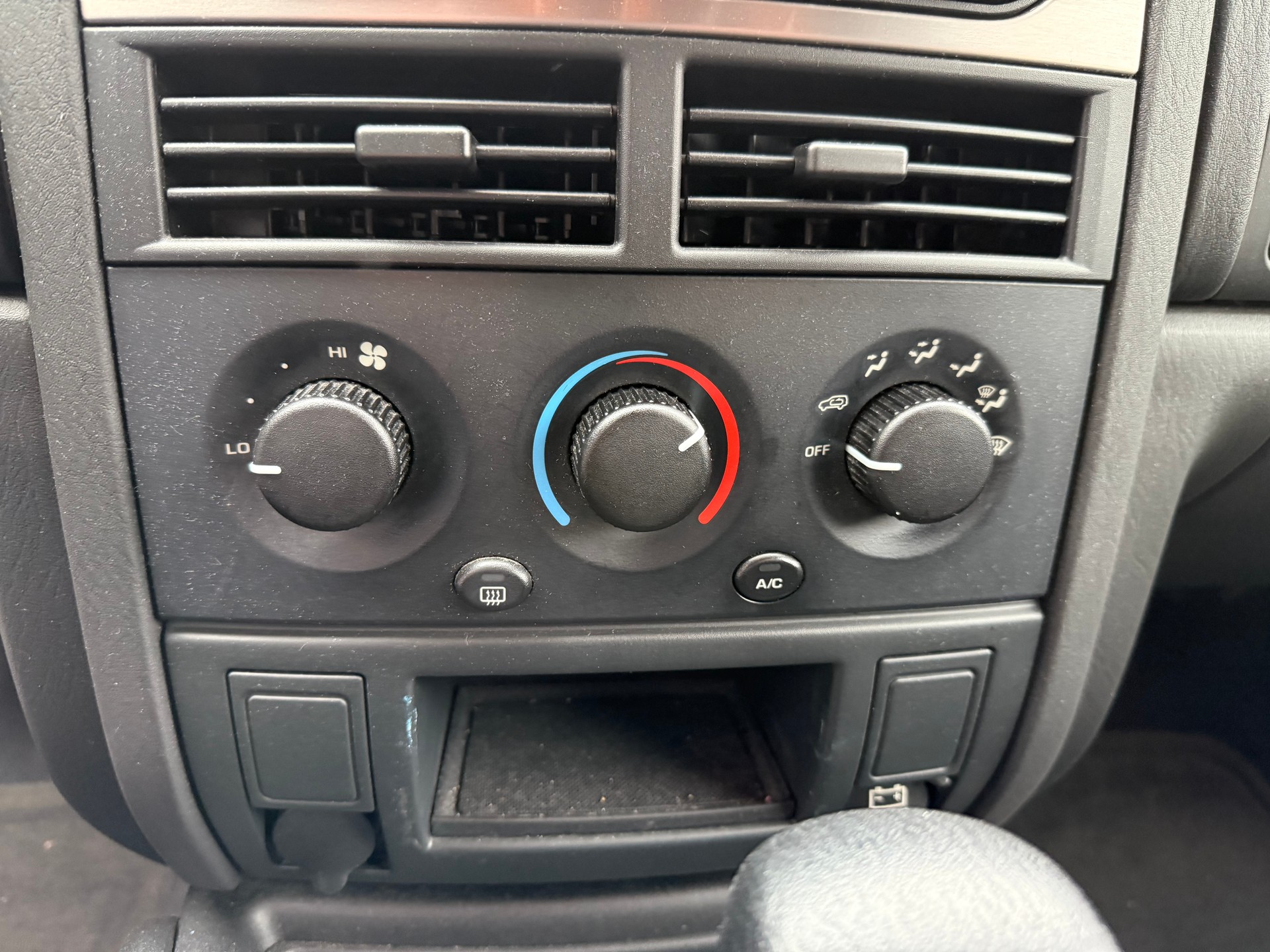 JEEP CHEROKEE 4.0 — 4x4-image-23