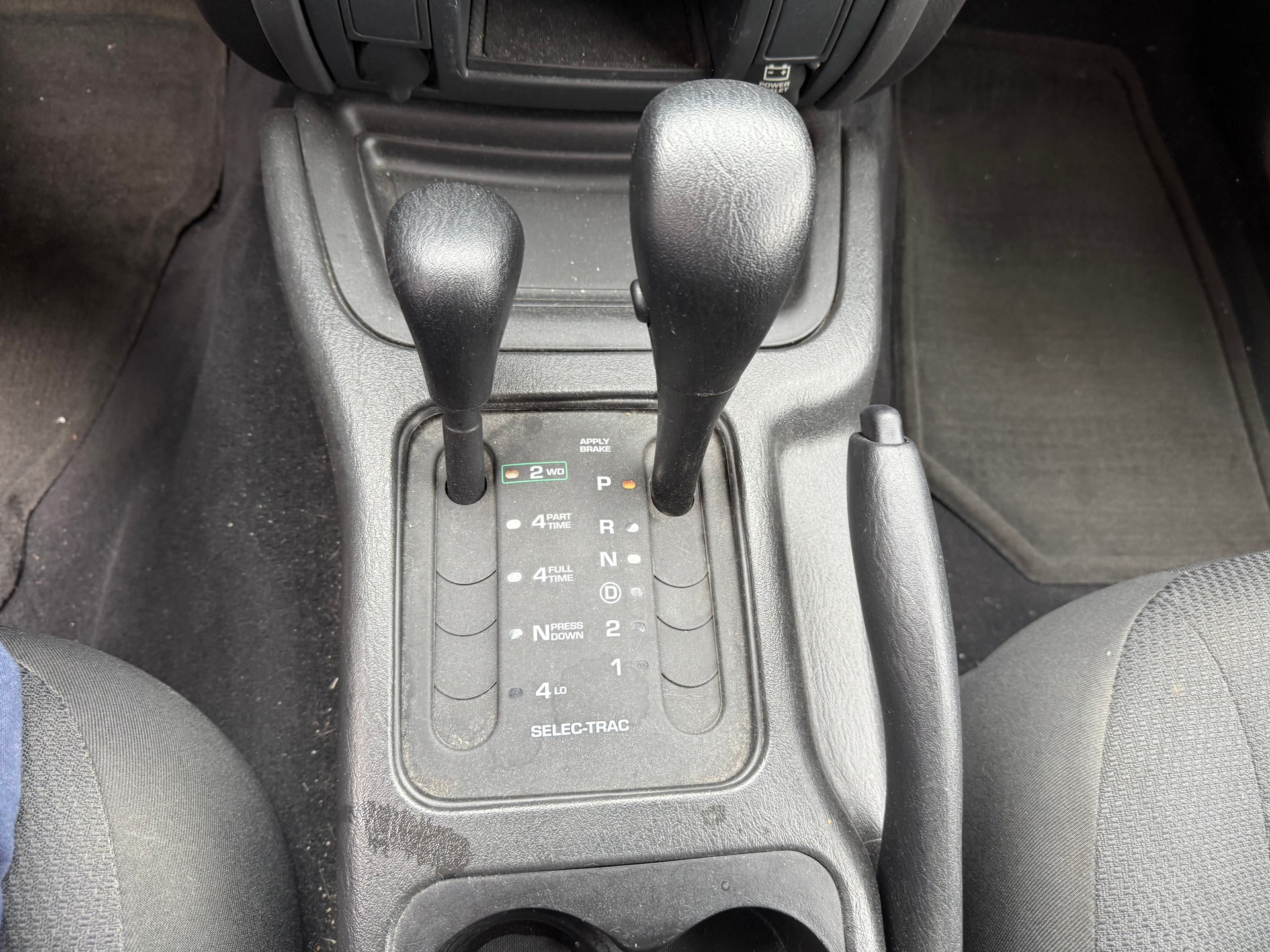 JEEP CHEROKEE 4.0 — 4x4-image-24