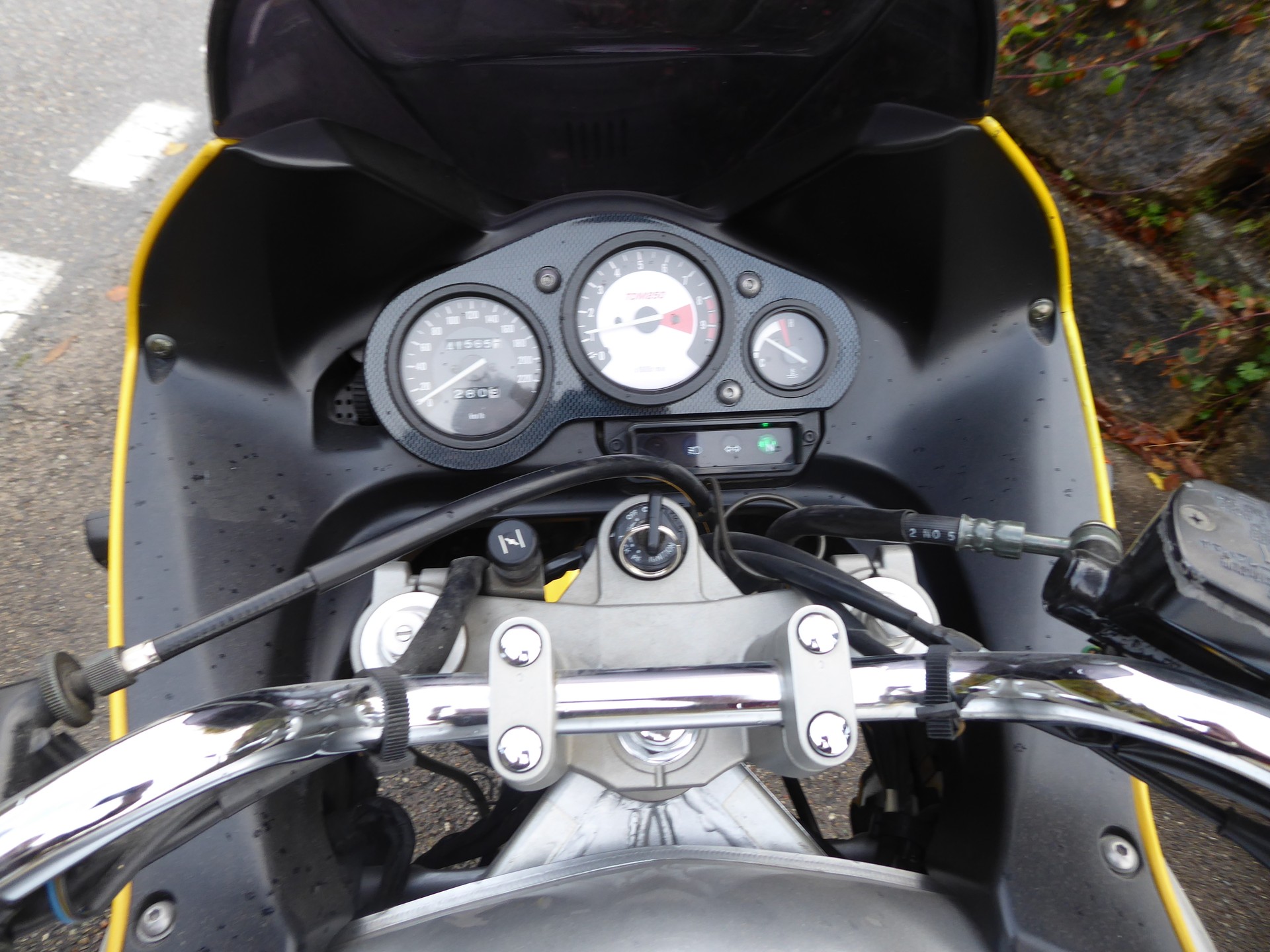 YAMAHA TDM 850-image-4