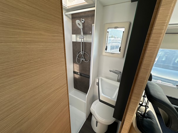 ADRIA Sonic Plus 600 SL-image-14