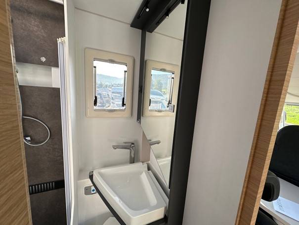 ADRIA Sonic Plus 600 SL-image-15
