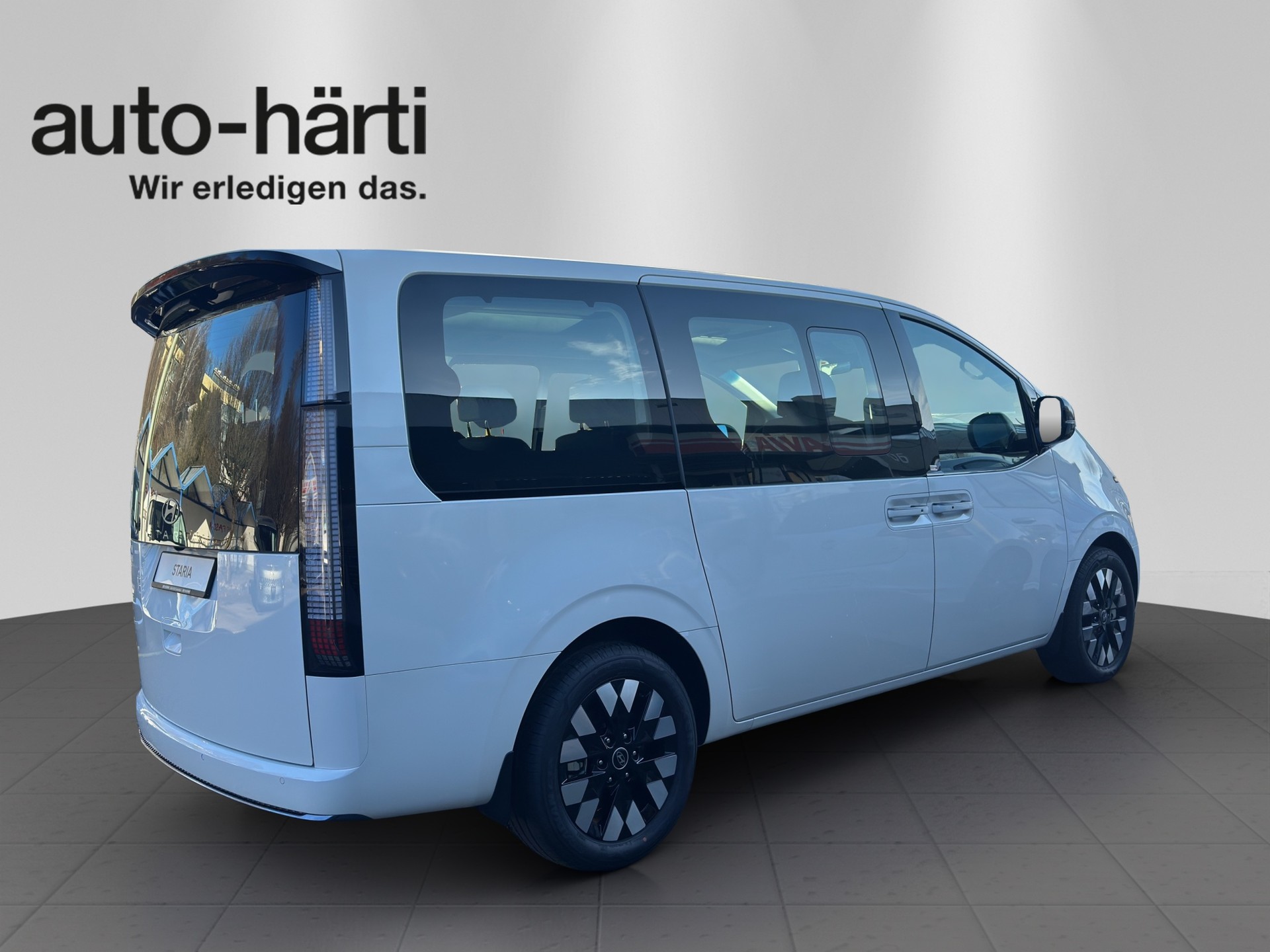 HYUNDAI Staria Pr. 1.6 HEV Amplia-image-4