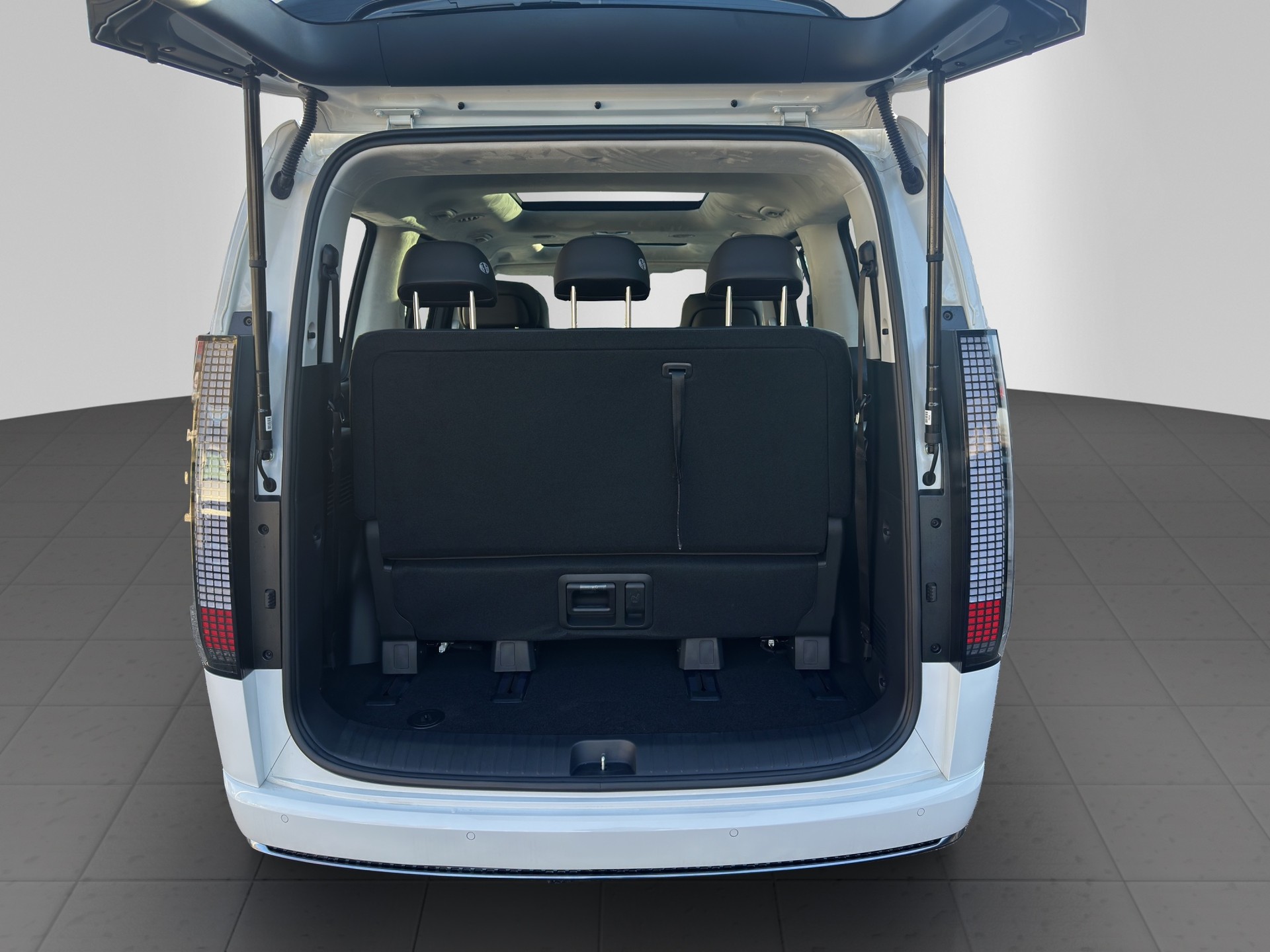 HYUNDAI Staria Pr. 1.6 HEV Amplia-image-8