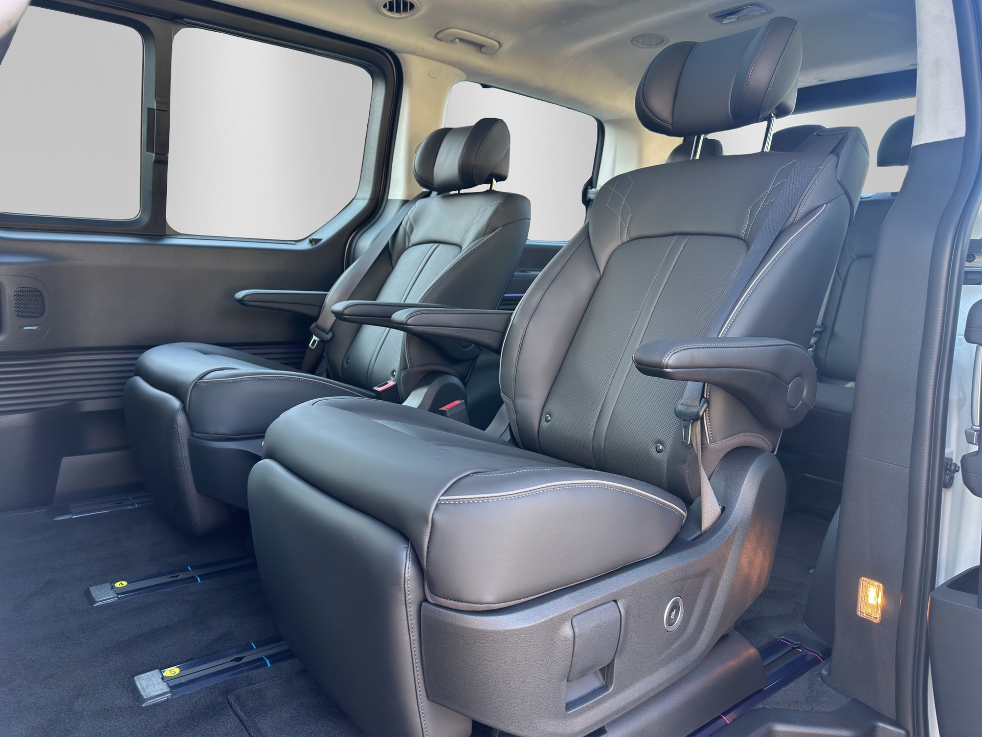 HYUNDAI Staria Pr. 1.6 HEV Amplia-image-10