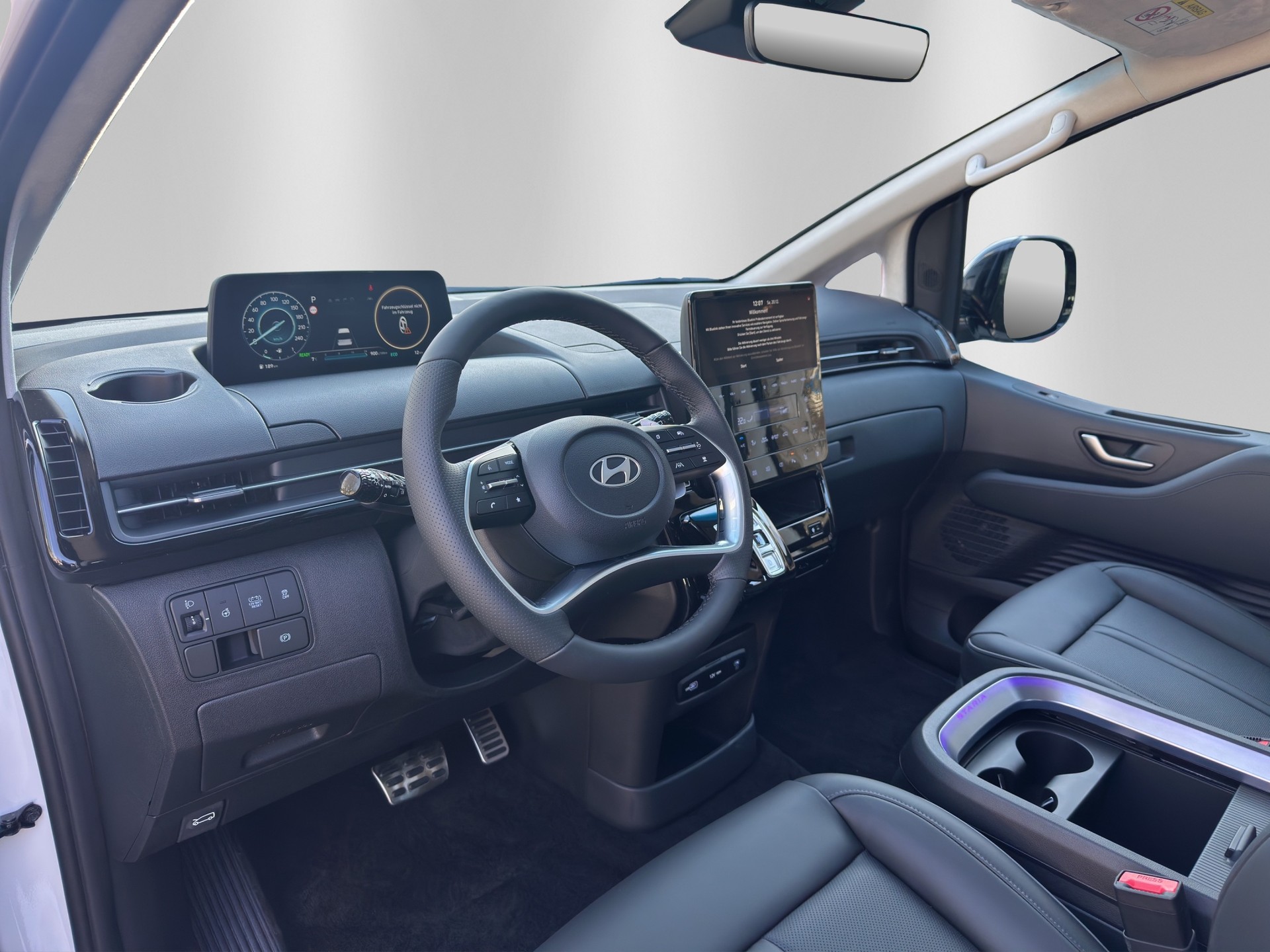 HYUNDAI Staria Pr. 1.6 HEV Amplia-image-13