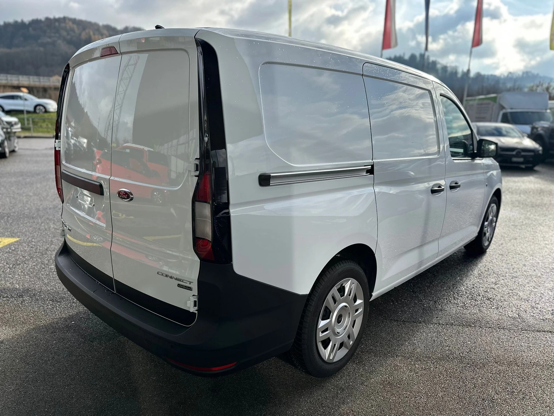 FORD Grand Transit Connect Kasten 1.5 EcoBoost PHEV Trend 0.99% Leasing-image-6