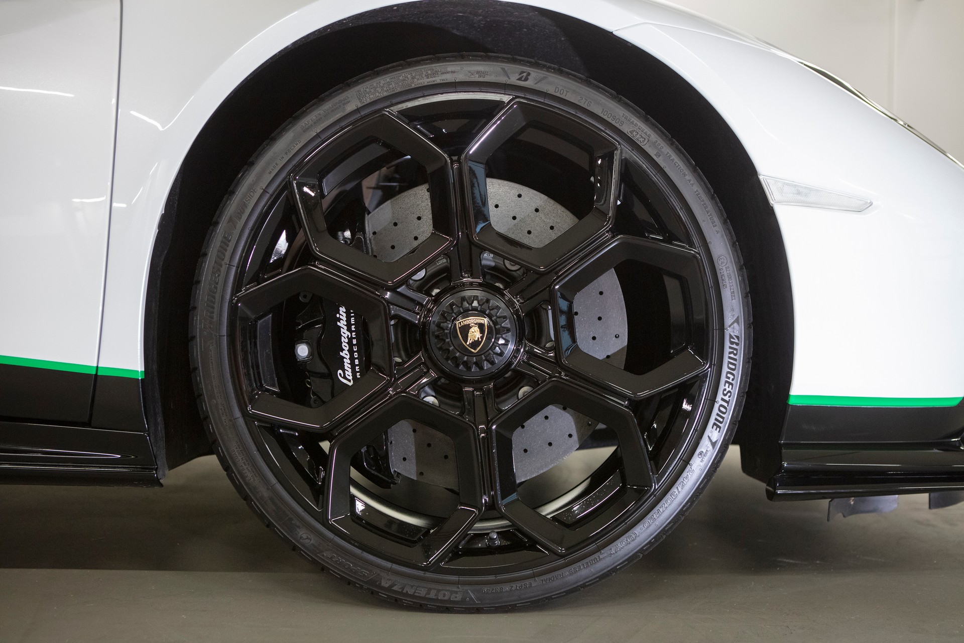 LAMBORGHINI Huracán Tecnica 60th AnniversaryCoupé DCT RWD-image-8