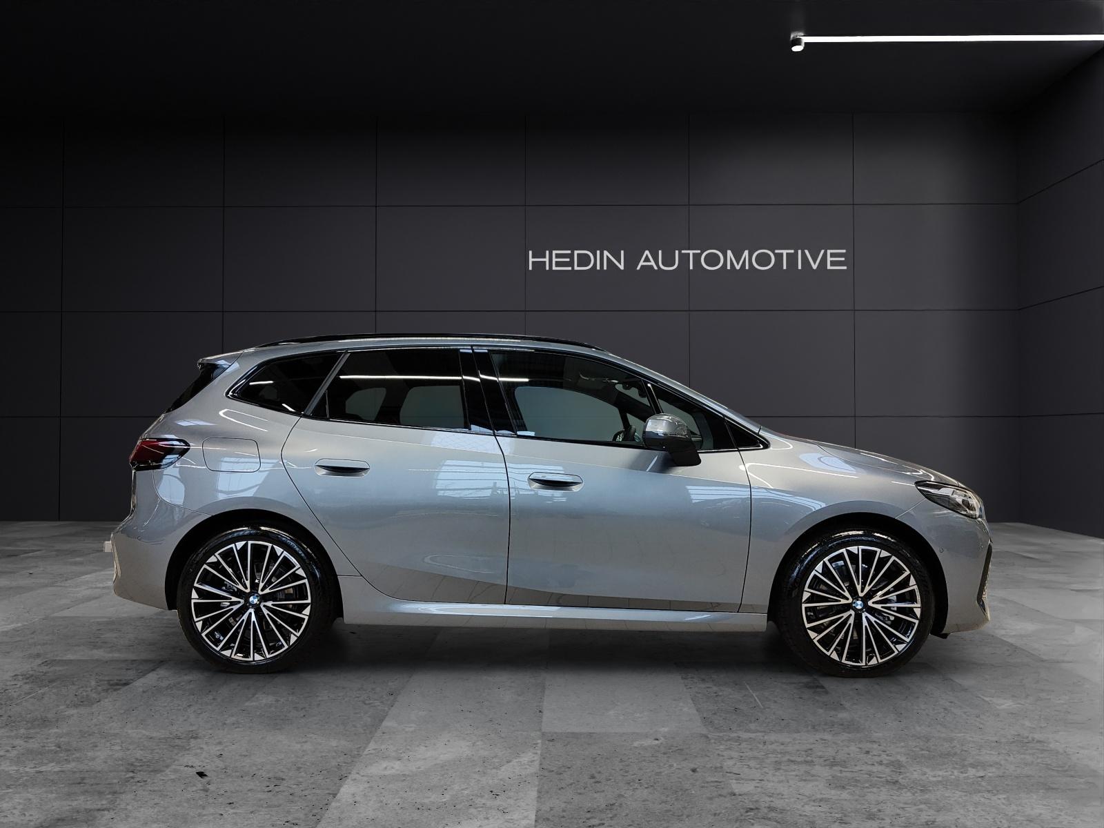 BMW 230e xDrive paddles Active Tourer-image-5