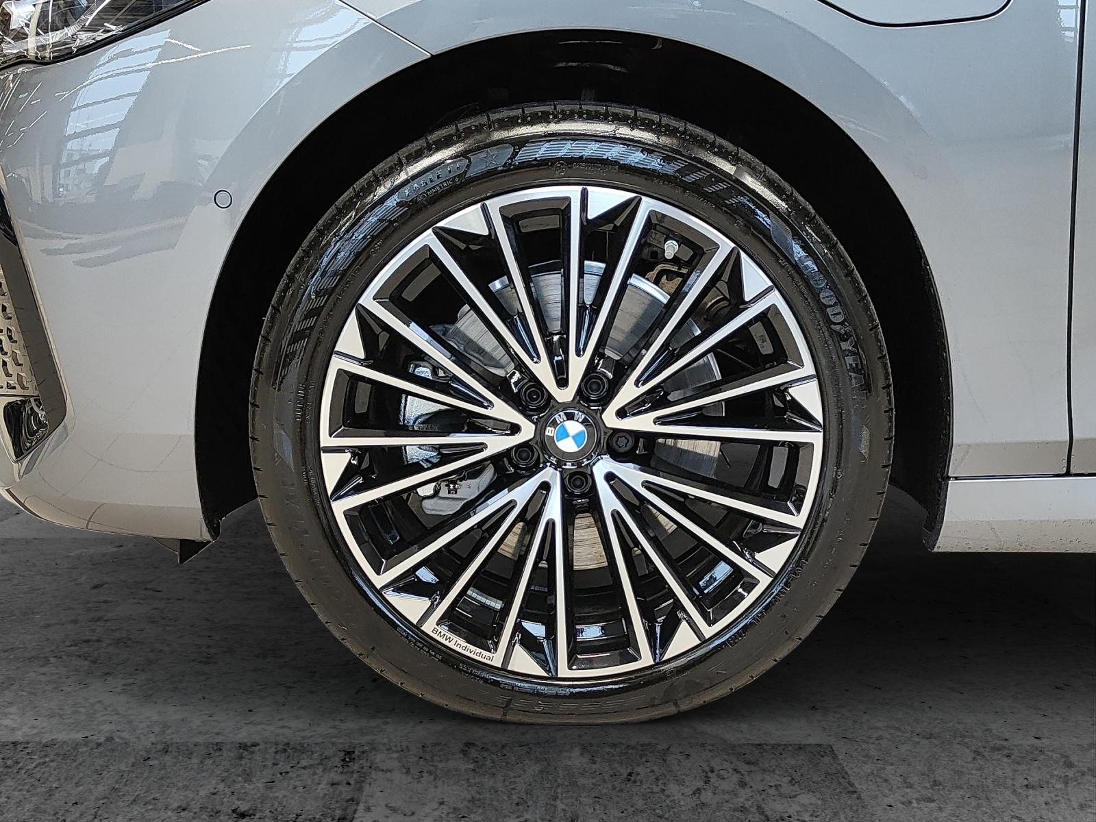 BMW 230e xDrive paddles Active Tourer-image-4