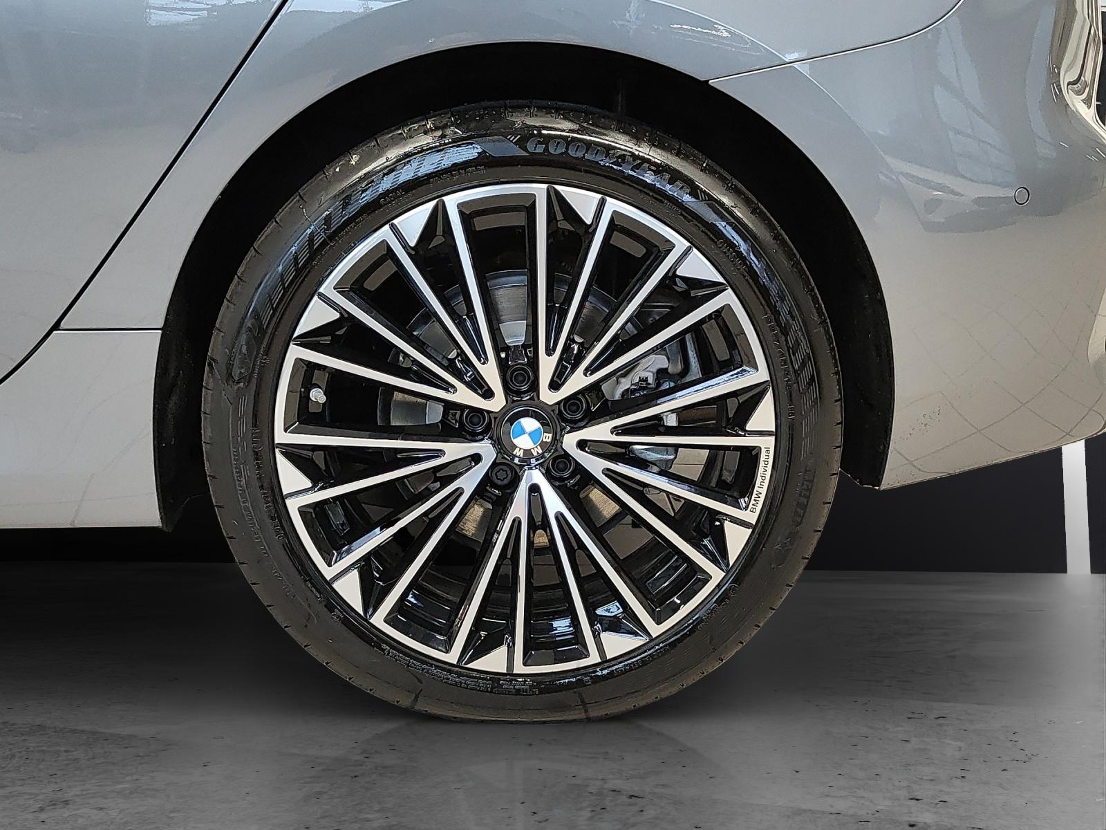 BMW 230e xDrive paddles Active Tourer-image-6