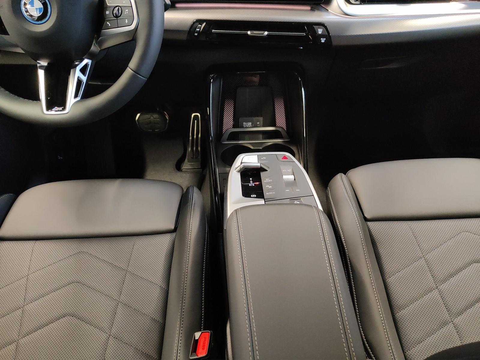 BMW 230e xDrive paddles Active Tourer-image-14