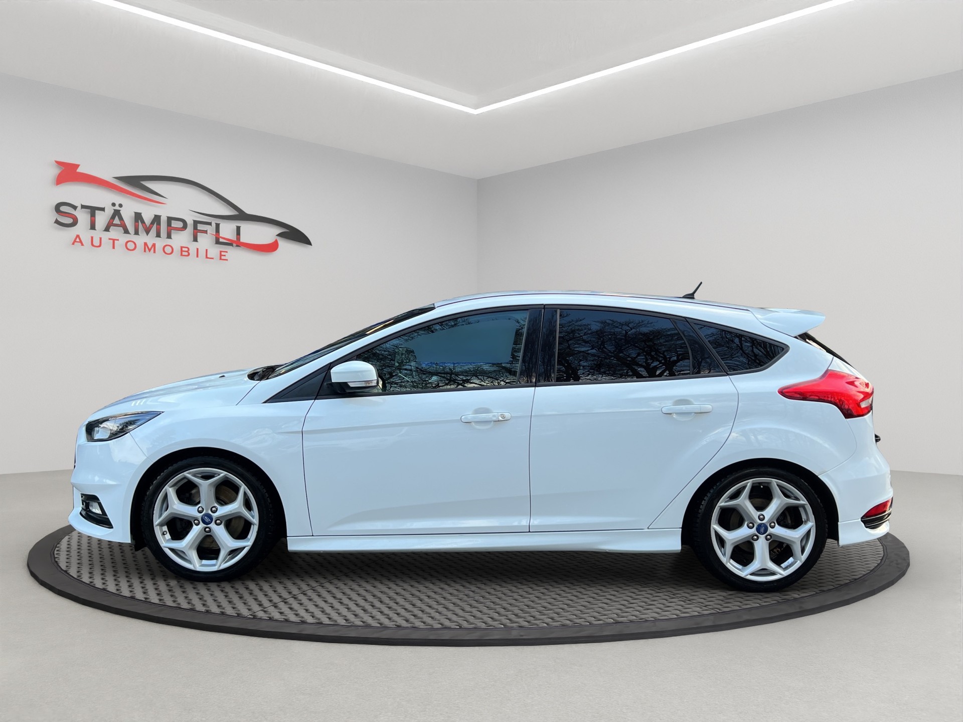 FORD Focus 2.0 SCTi ST-2-image-1