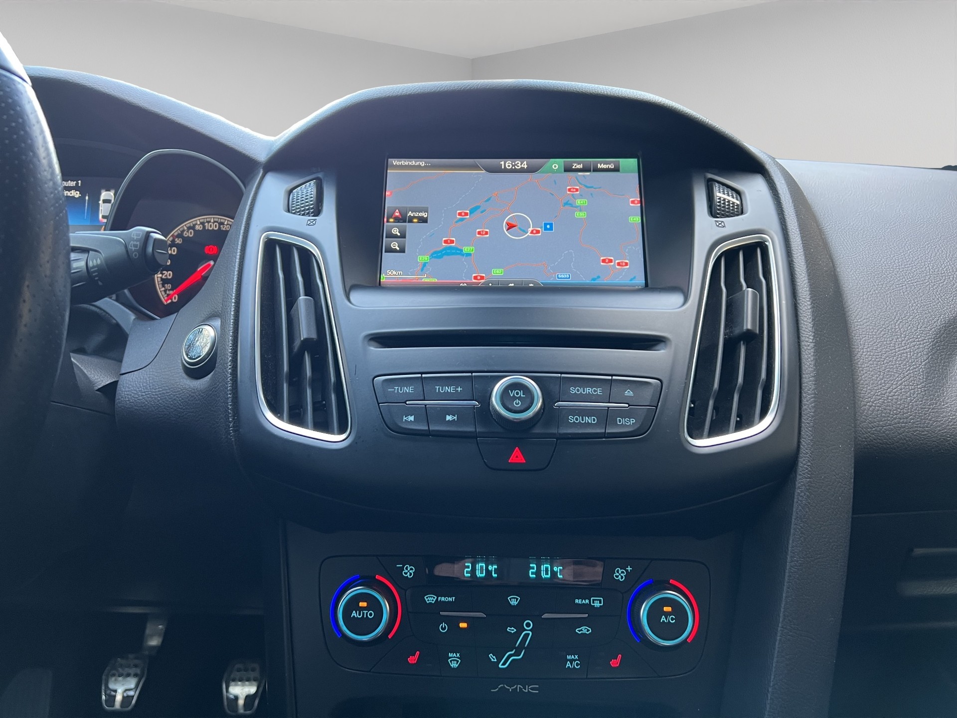 FORD Focus 2.0 SCTi ST-2-image-9