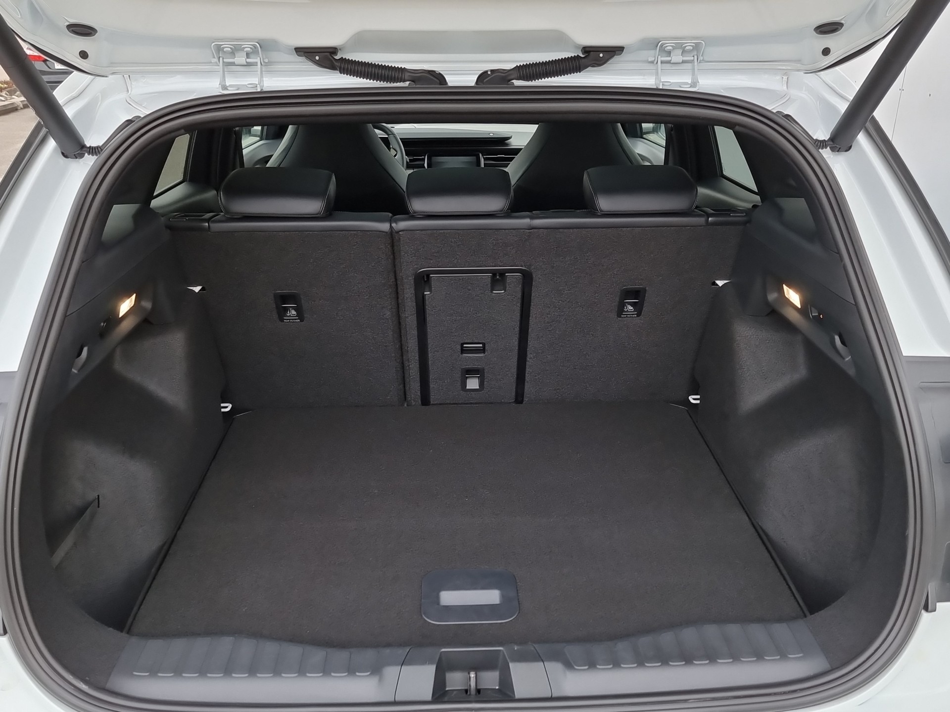 FORD Explorer Extended Range Premium AWD-image-15