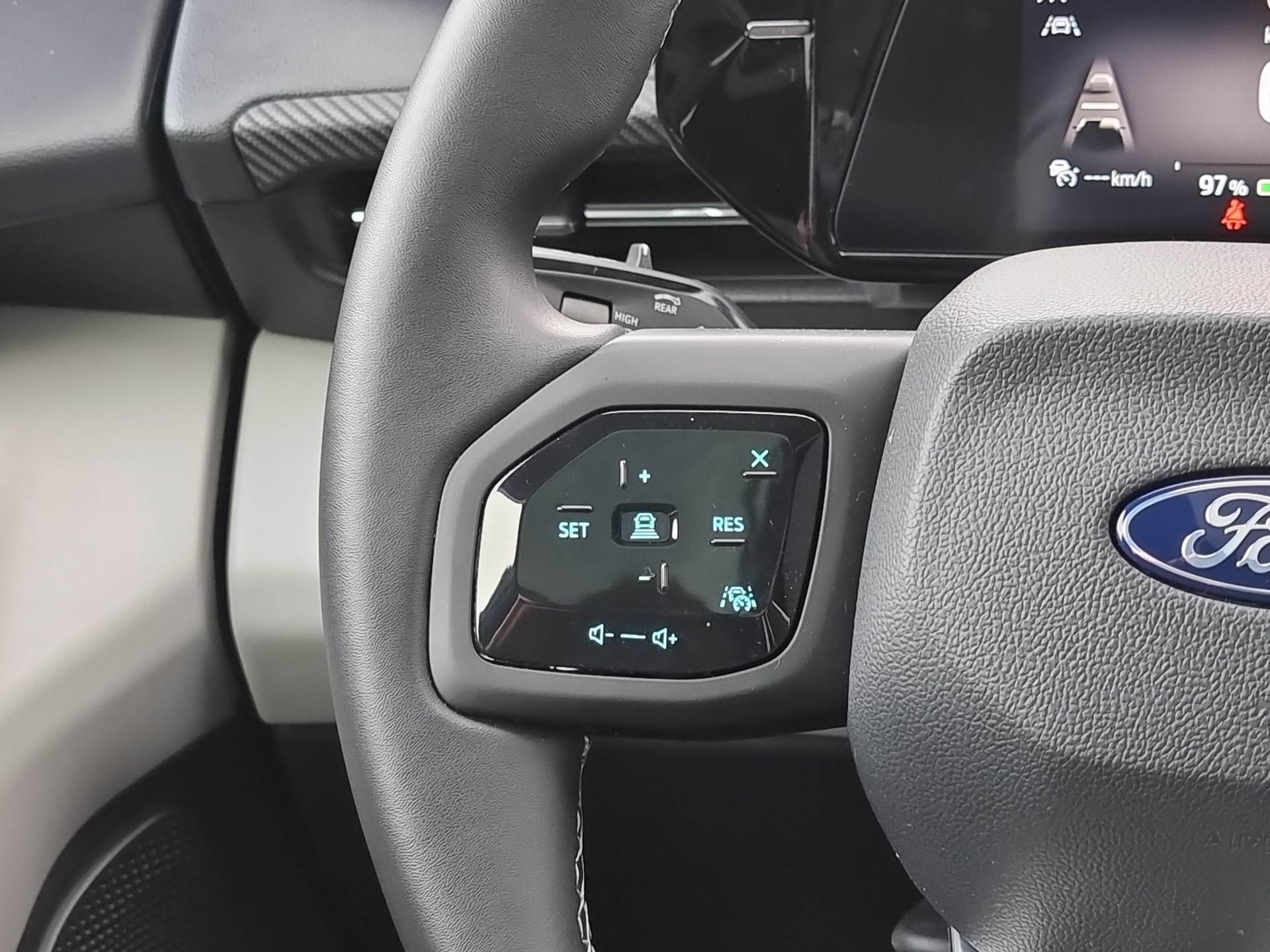 FORD Explorer Extended Range Premium AWD-image-8