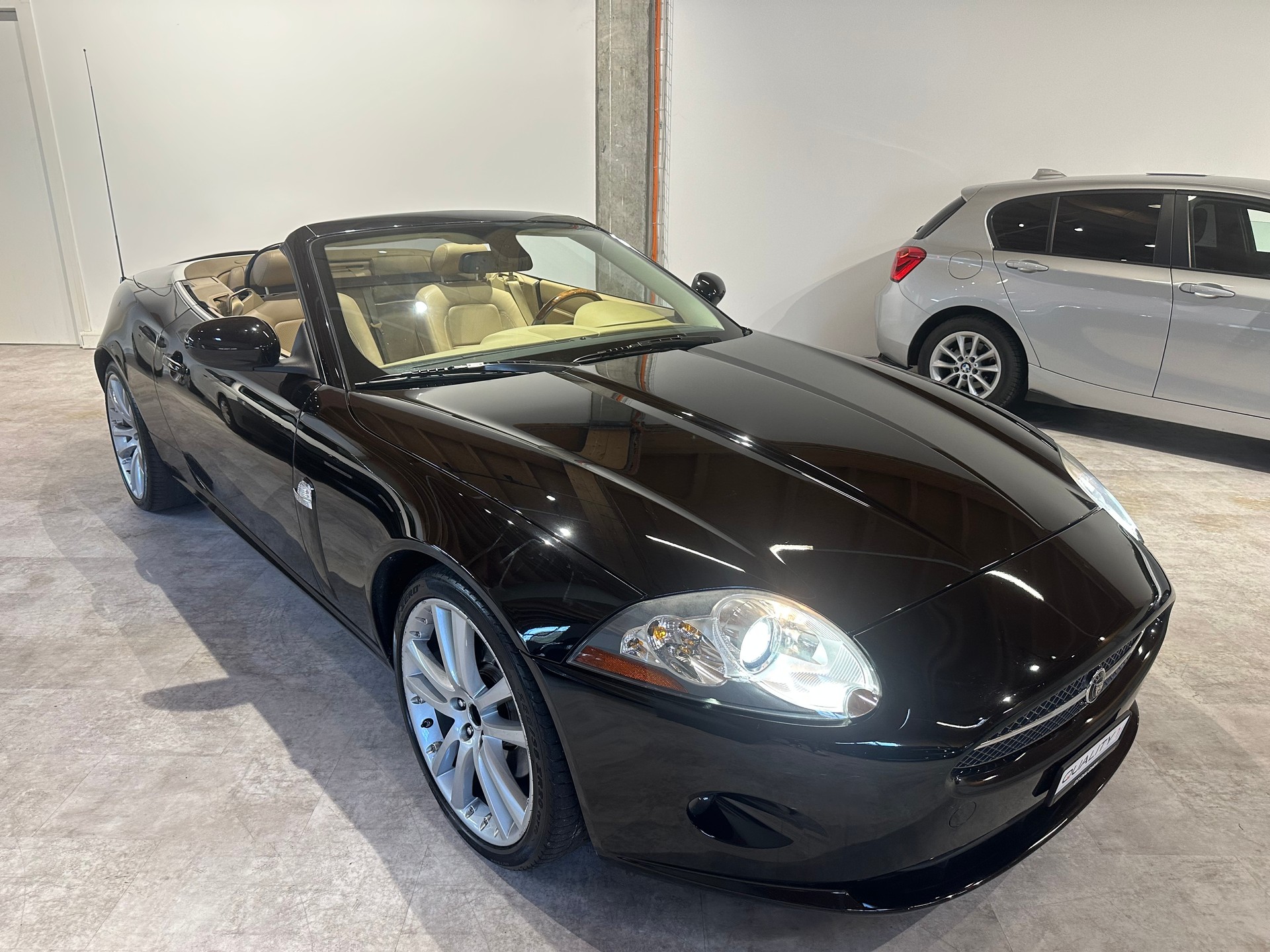 JAGUAR XK 4.2 V8 Convertible Automatic/Nahezu perfekter Zustand!Frisch ab grossem Service und frisch ab MFK!-image-10