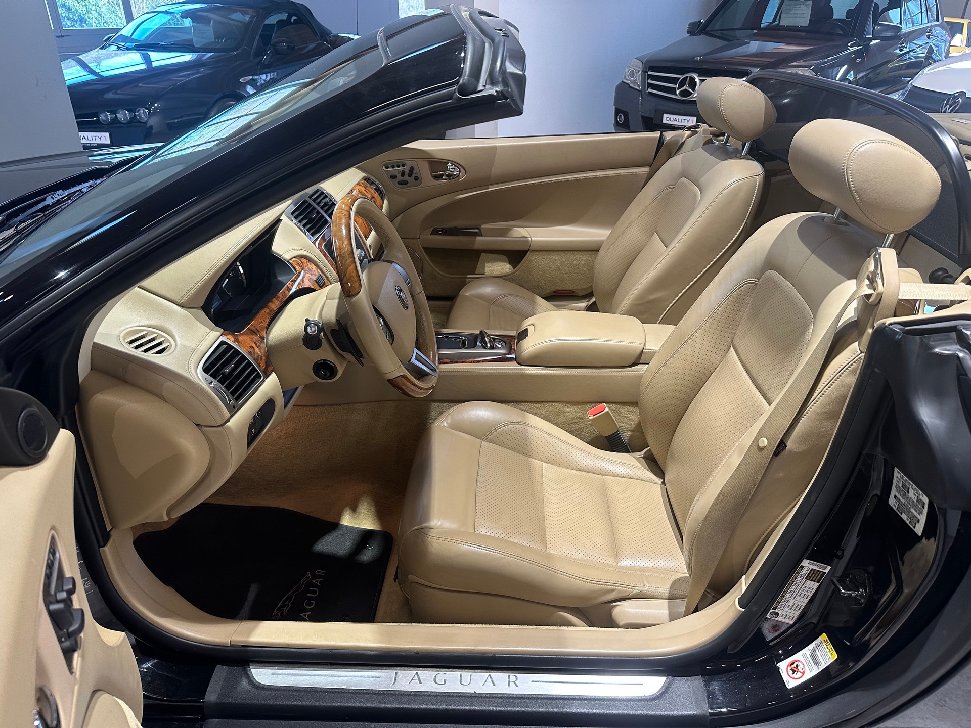 JAGUAR XK 4.2 V8 Convertible Automatic/Nahezu perfekter Zustand!Frisch ab grossem Service und frisch ab MFK!-image-11