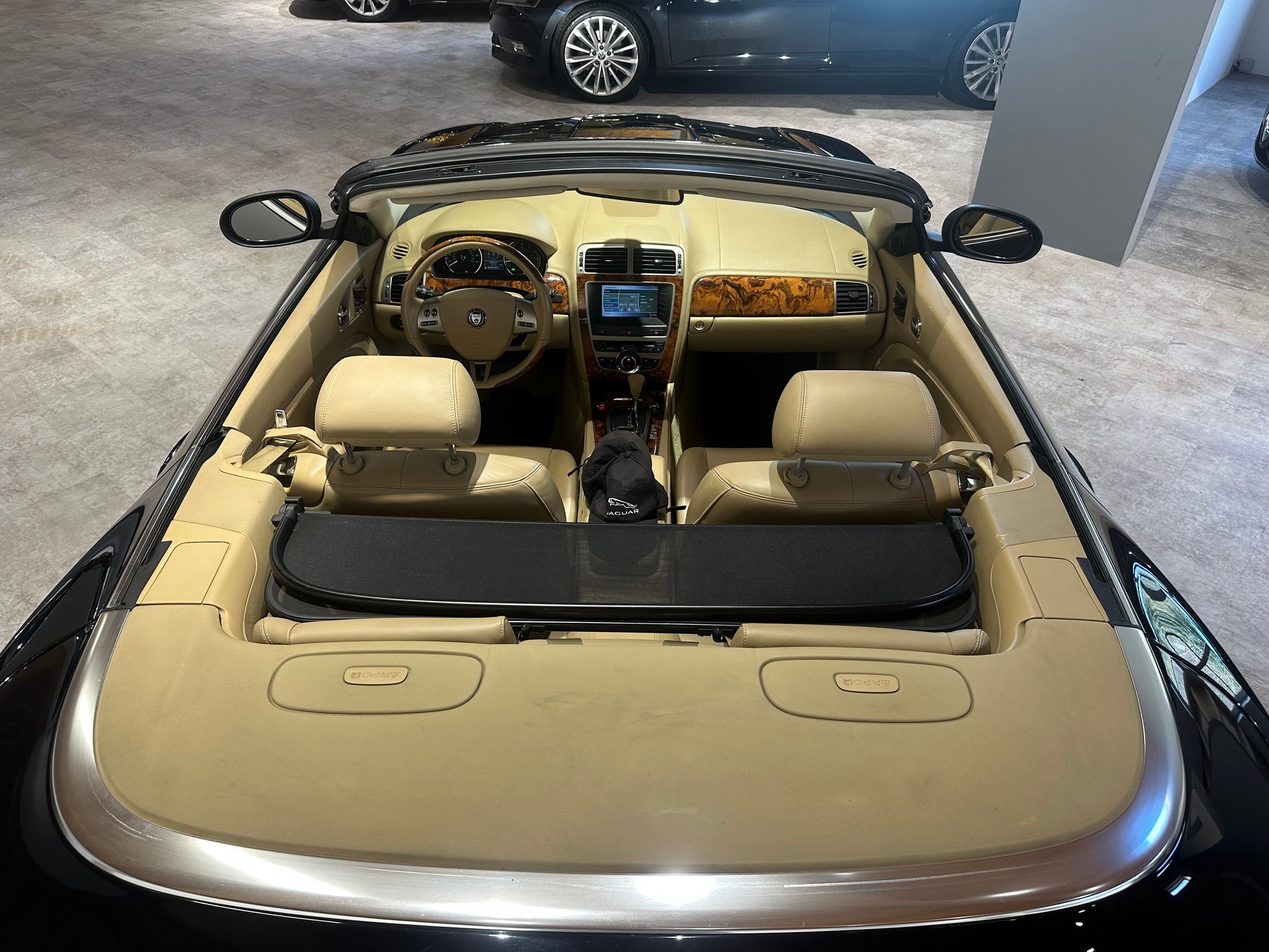 JAGUAR XK 4.2 V8 Convertible Automatic/Nahezu perfekter Zustand!Frisch ab grossem Service und frisch ab MFK!-image-18