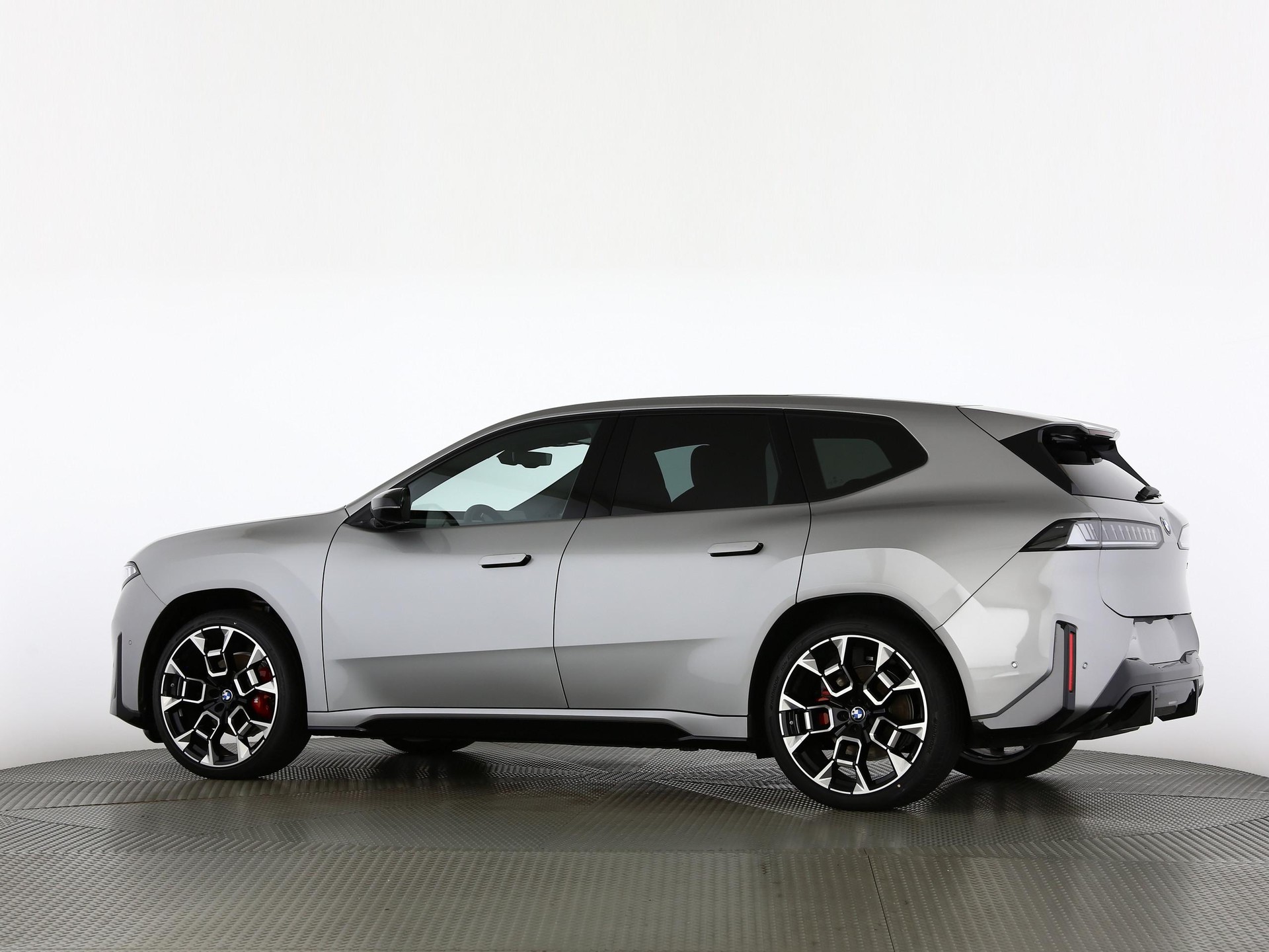 BMW iX3 50 xDrive-image-13