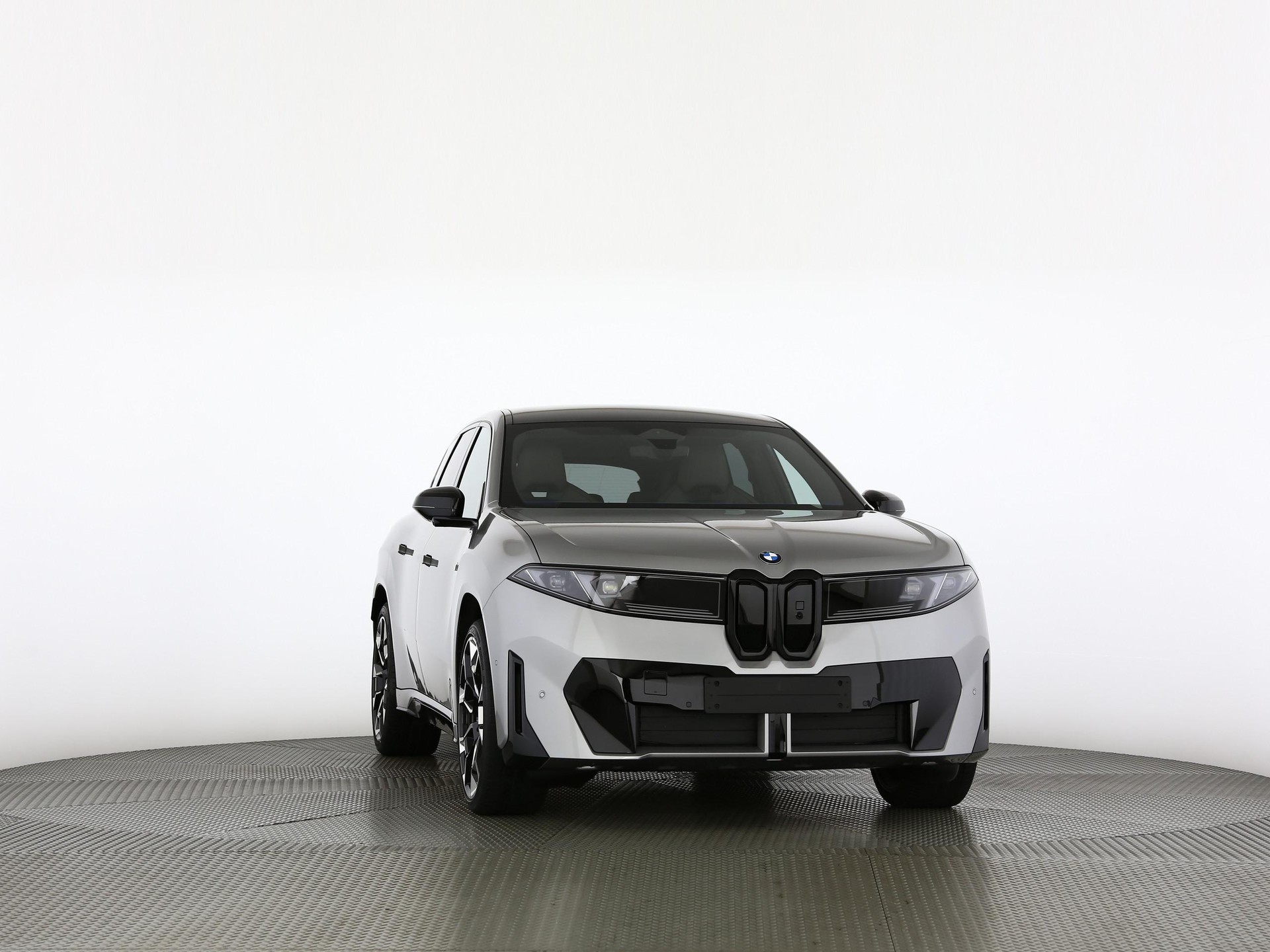 BMW iX3 50 xDrive-image-28