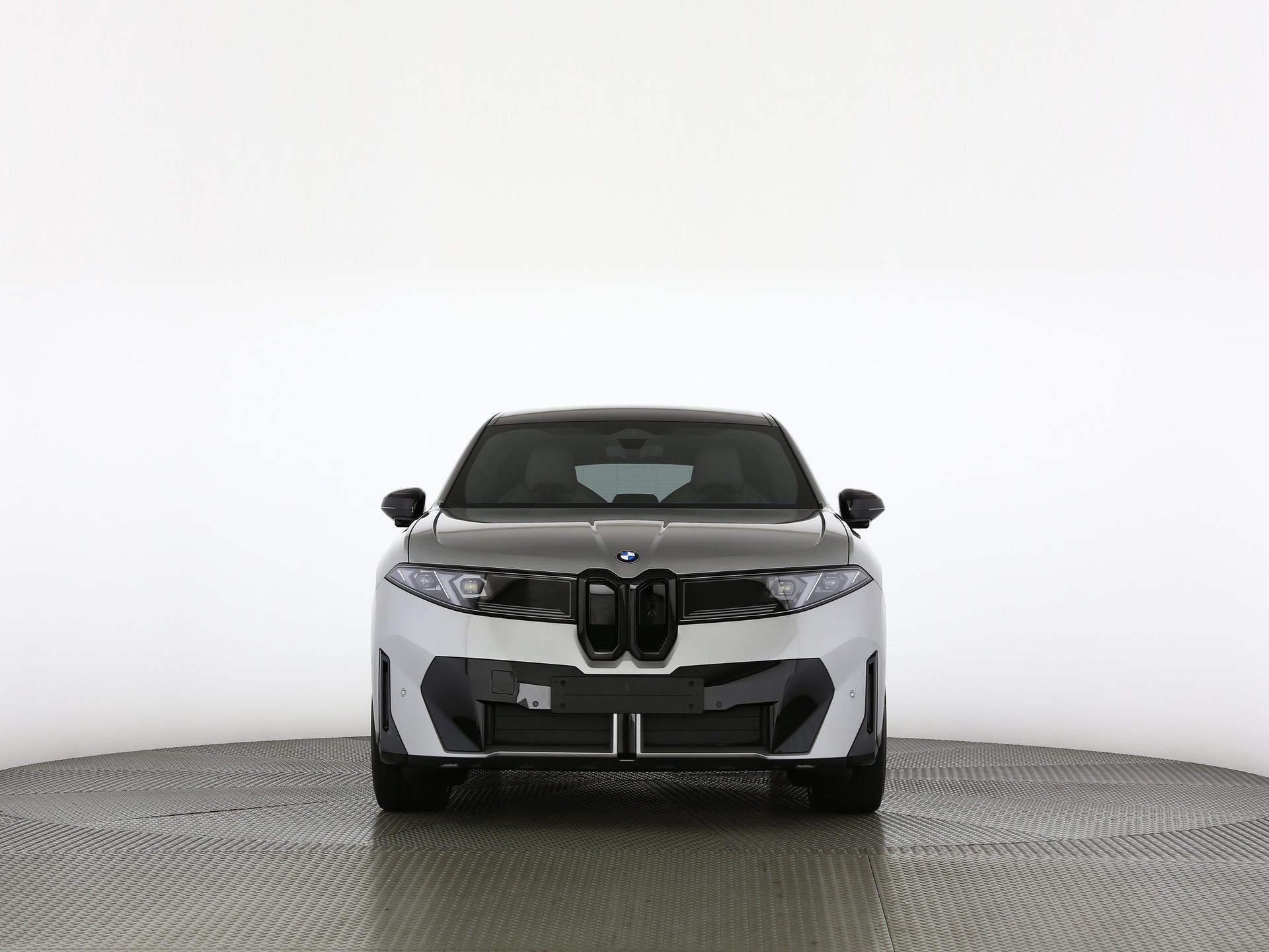 BMW iX3 50 xDrive-image-29